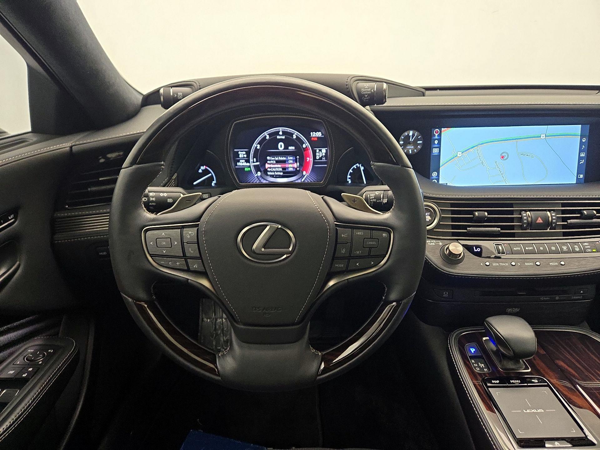 Thumbnail: 2020 Lexus LS - 10