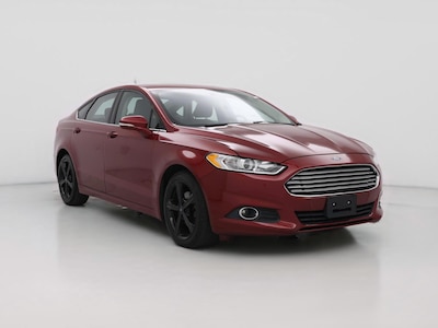 Red 2016 Ford Fusion SE