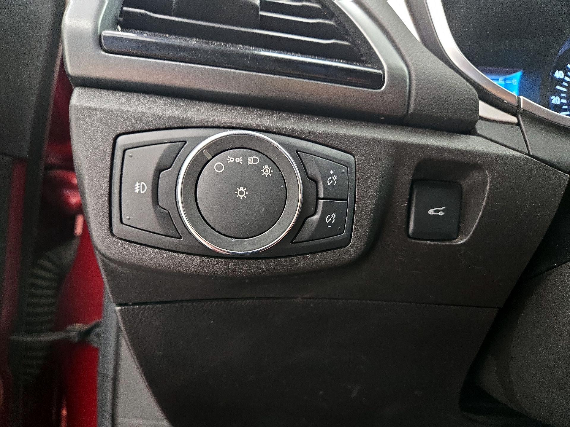 Thumbnail: 2016 Ford Fusion - 13