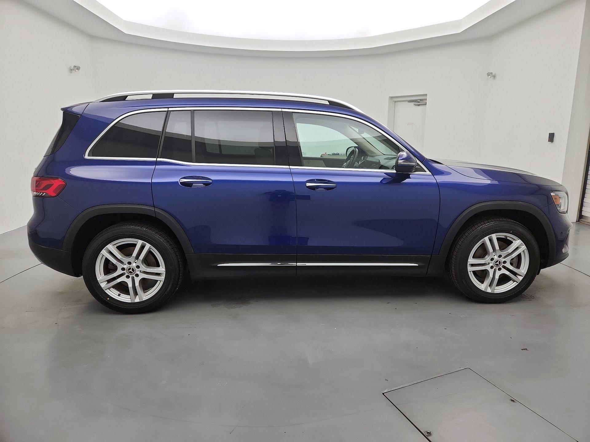 Thumbnail: 2022 Mercedes-Benz GLB - 4