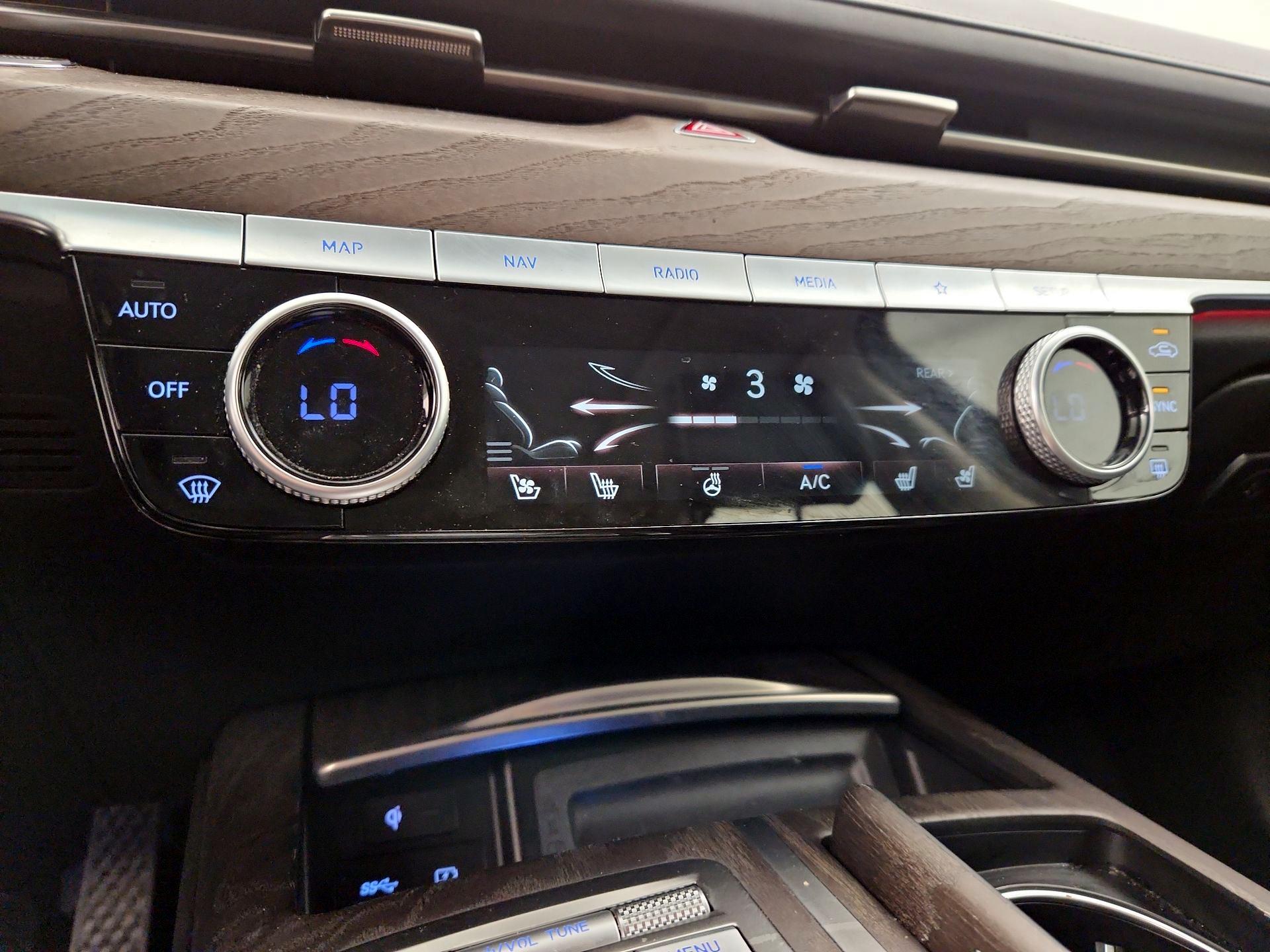Thumbnail: 2021 Genesis G80 - 17