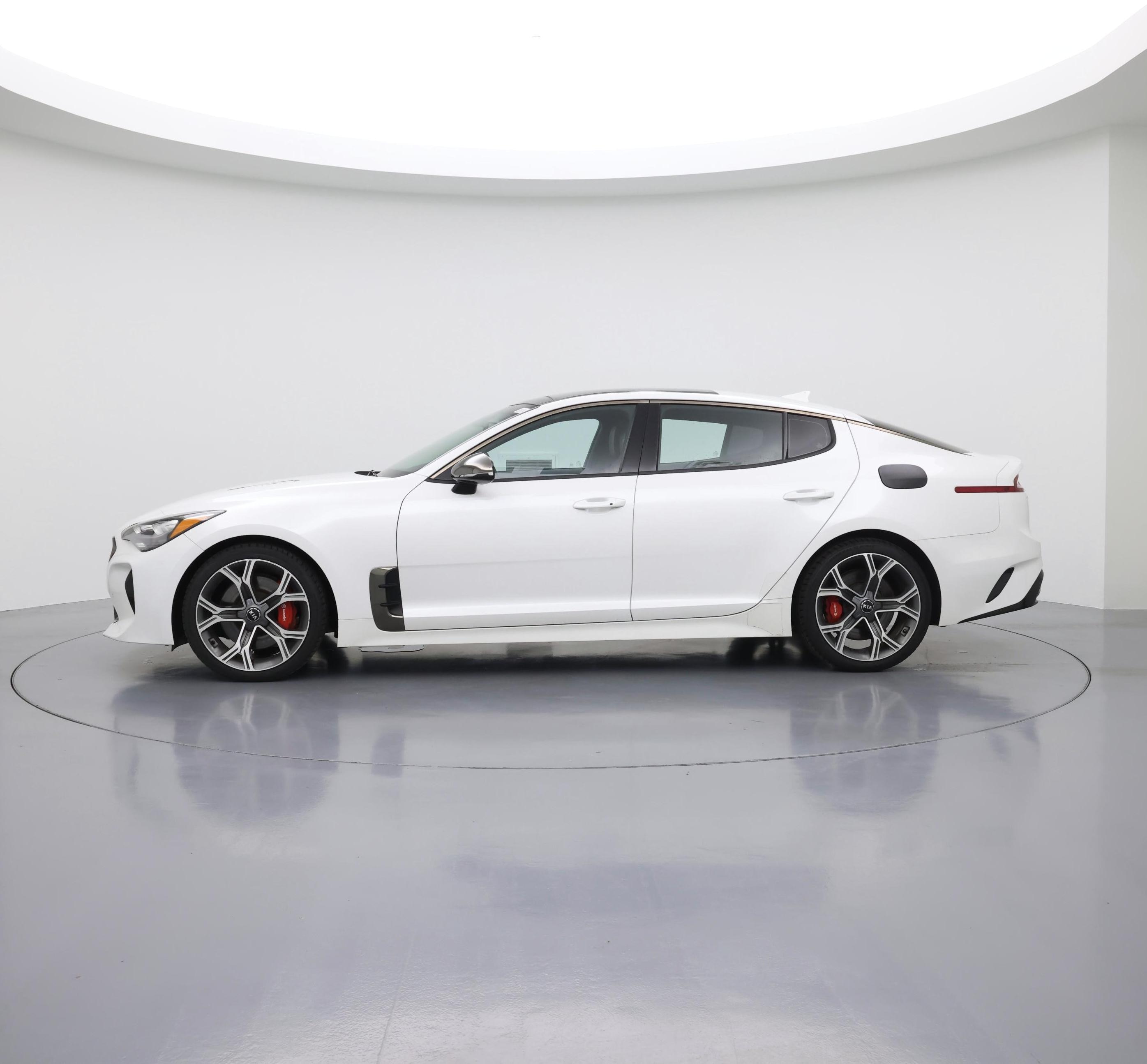 Thumbnail: 2021 Kia Stinger - 3