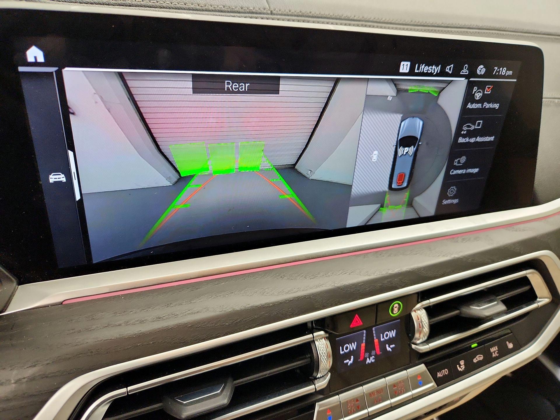 Thumbnail: 2022 BMW X7 - 15