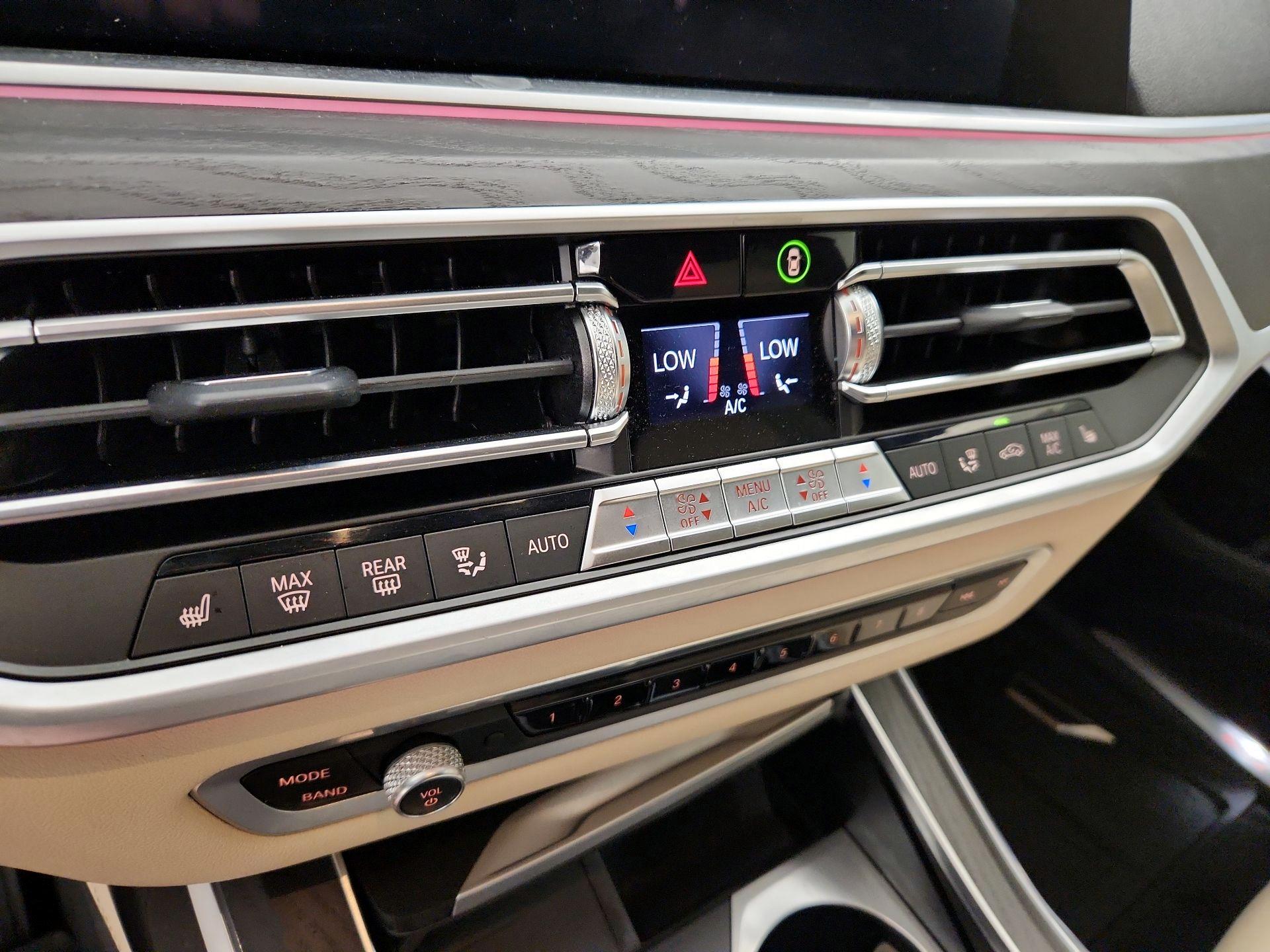 Thumbnail: 2022 BMW X7 - 17