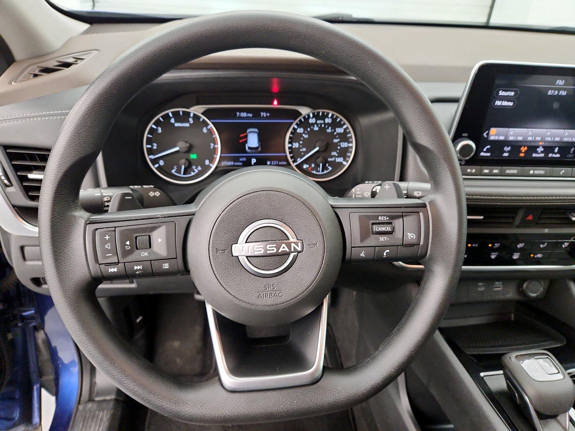 Thumbnail: 2022 Nissan Rogue - 10