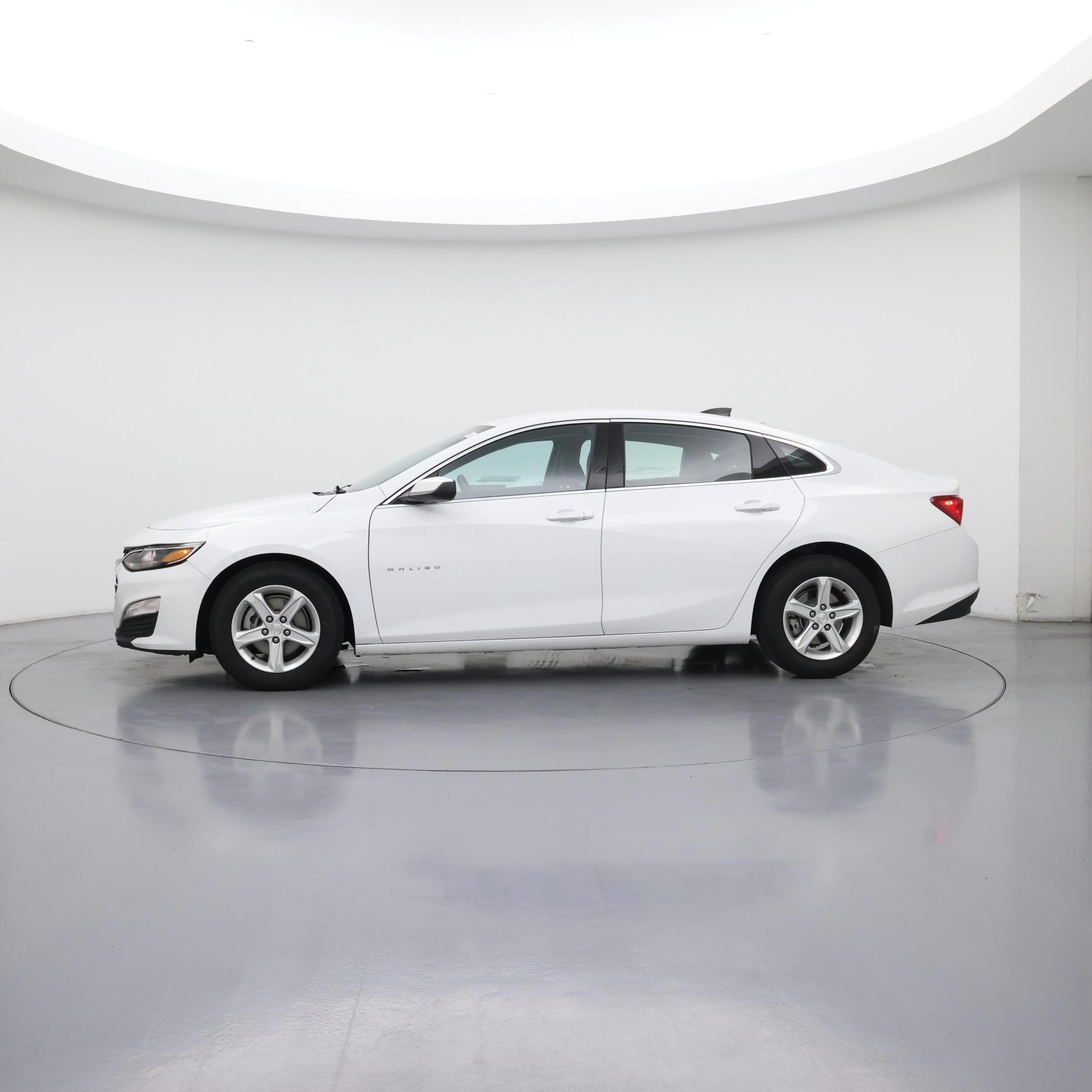 Thumbnail: 2023 Chevrolet Malibu - 3