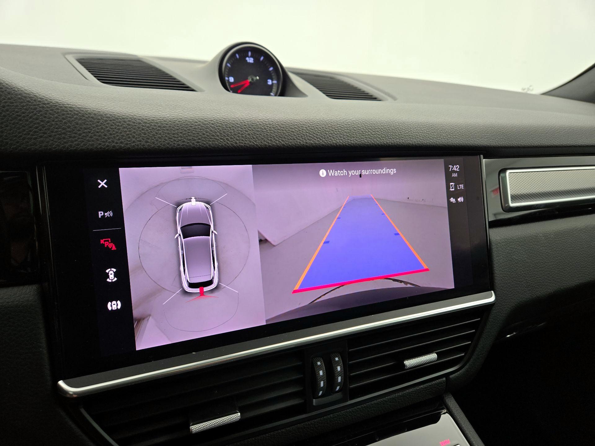 Thumbnail: 2023 Porsche Cayenne - 15