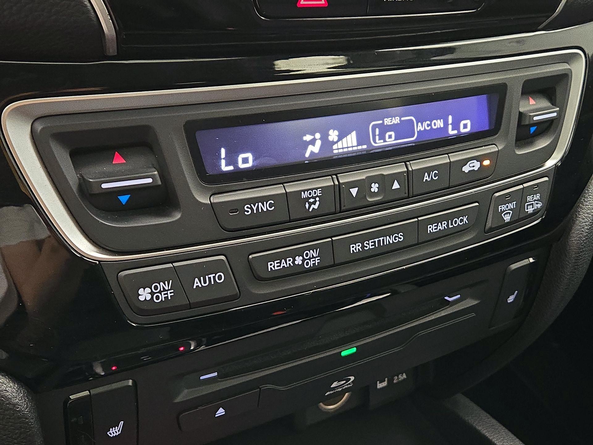 Thumbnail: 2020 Honda Pilot - 17