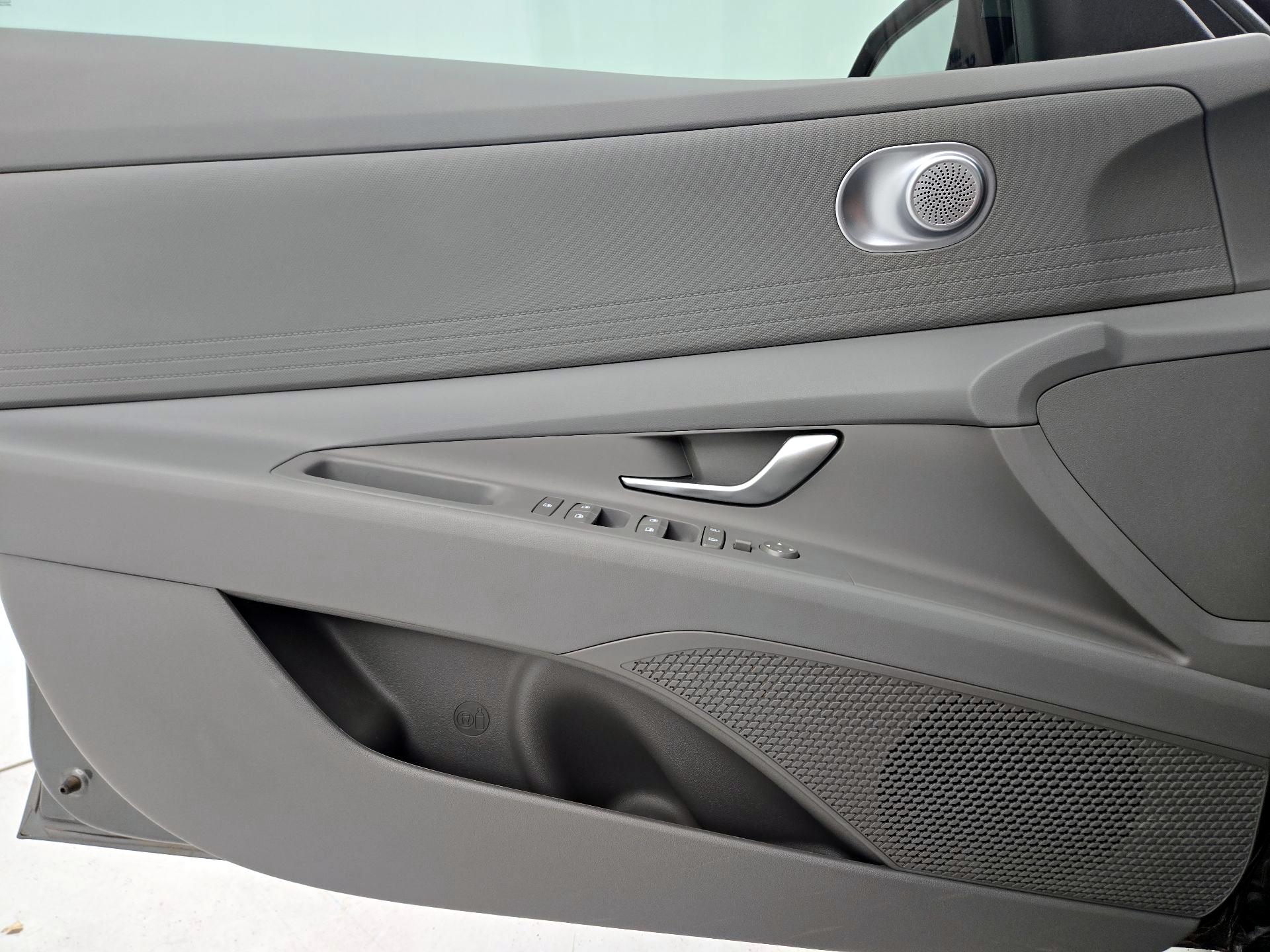 Thumbnail: 2024 Hyundai Elantra - 12