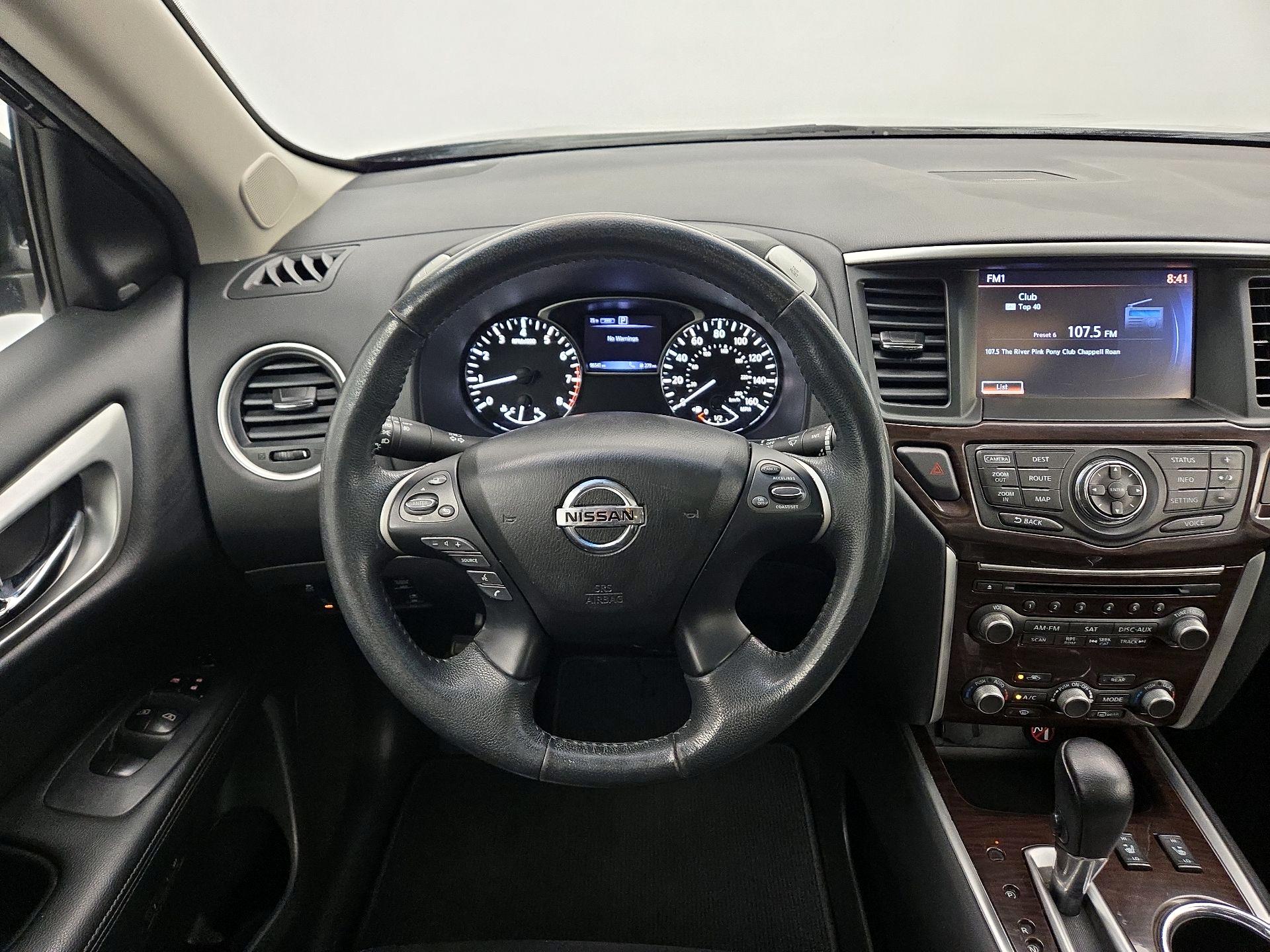 Thumbnail: 2016 Nissan Pathfinder - 10