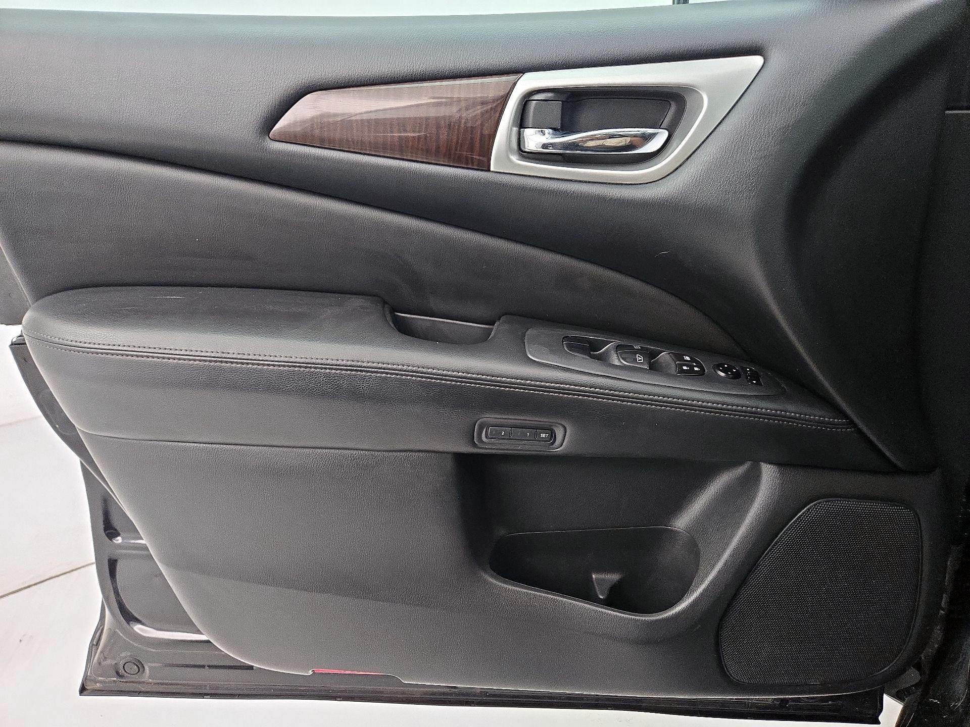 Thumbnail: 2016 Nissan Pathfinder - 12