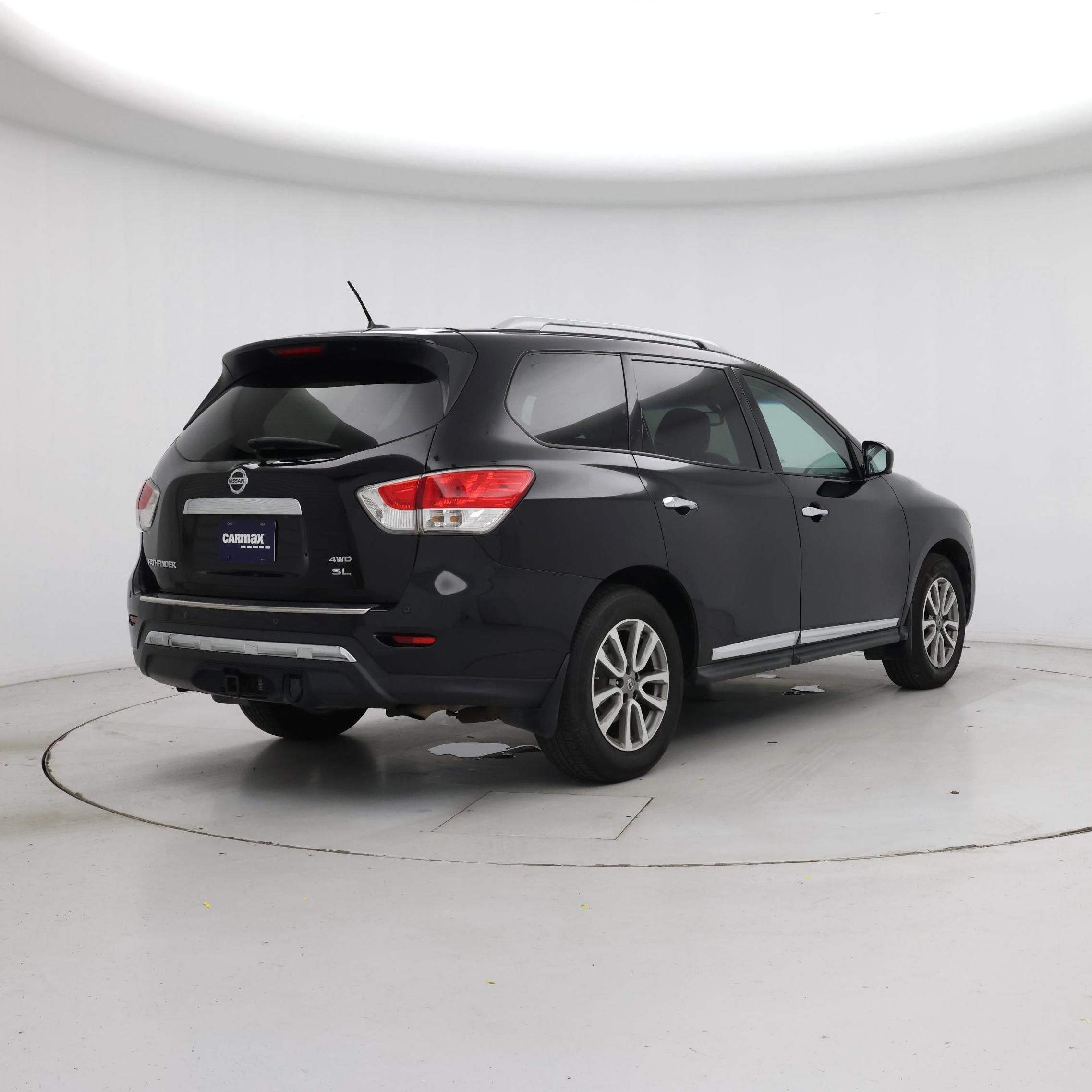 Thumbnail: 2016 Nissan Pathfinder - 8