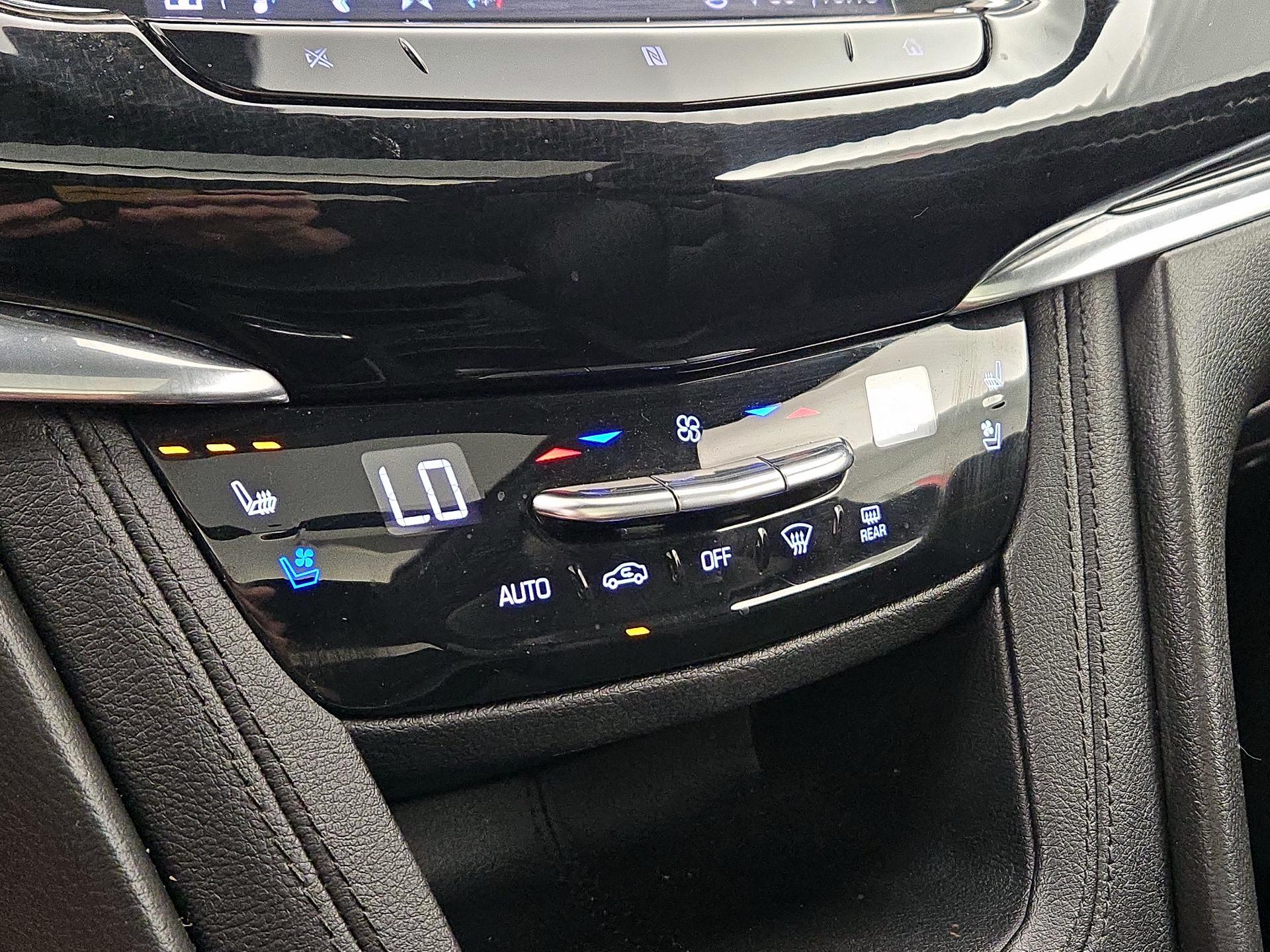 Thumbnail: 2020 Cadillac XT6 - 17
