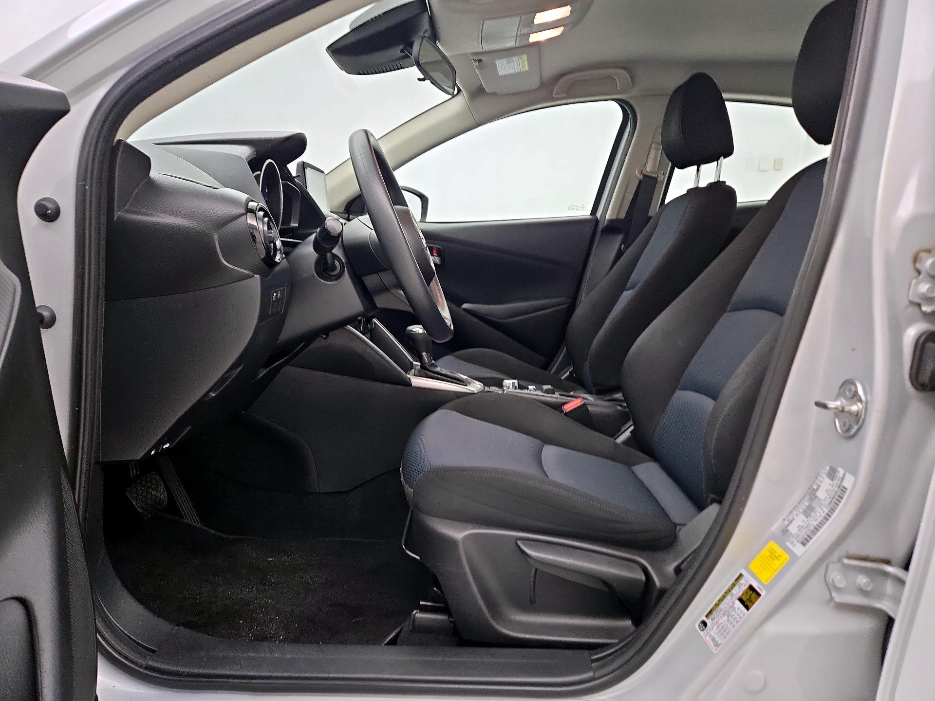 Thumbnail: 2019 Toyota Yaris - 11