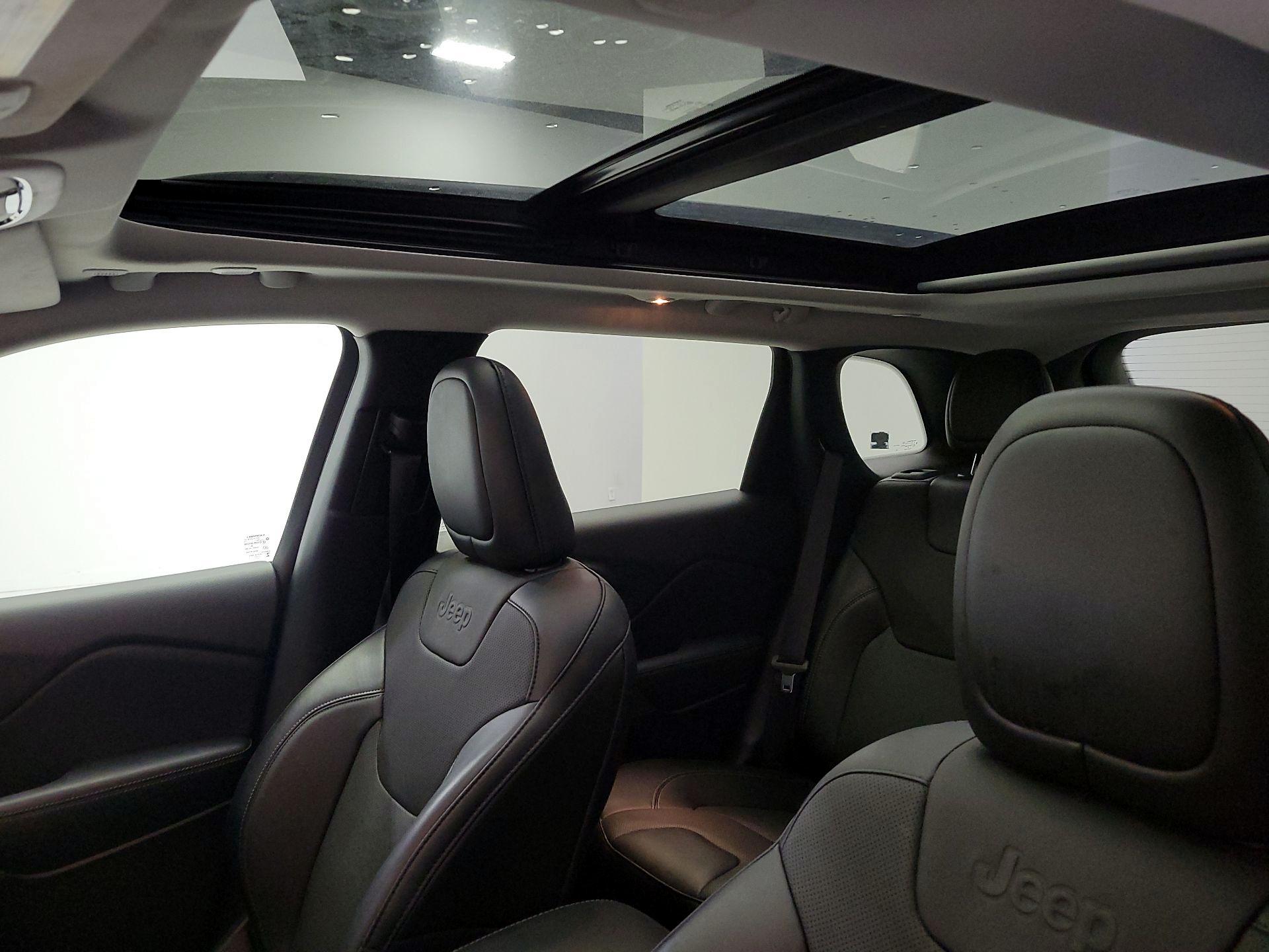 Thumbnail: 2022 Jeep Cherokee - 19