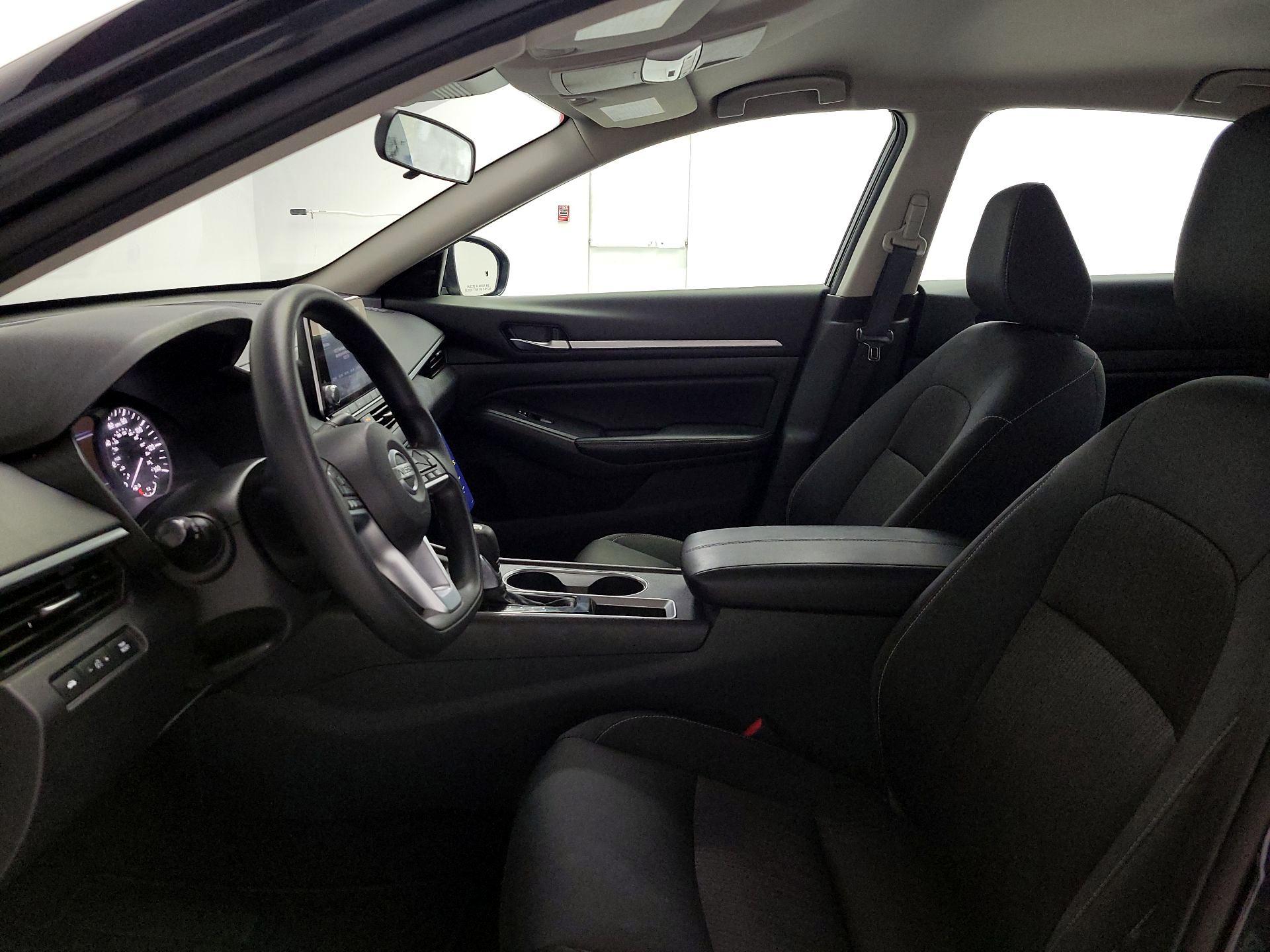 Thumbnail: 2022 Nissan Altima - 11