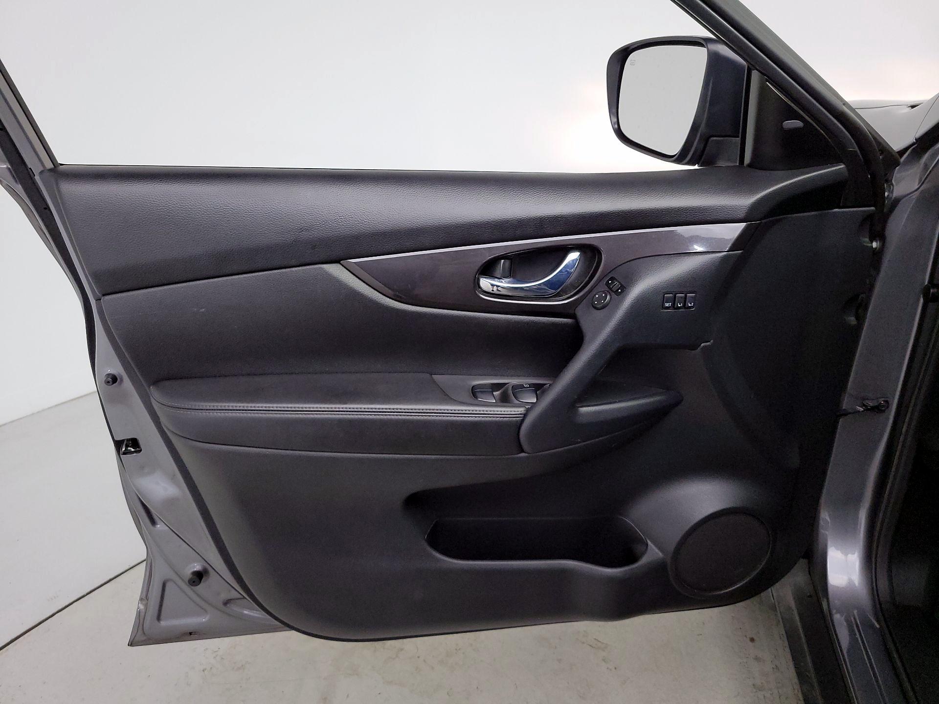 Thumbnail: 2019 Nissan Rogue - 12