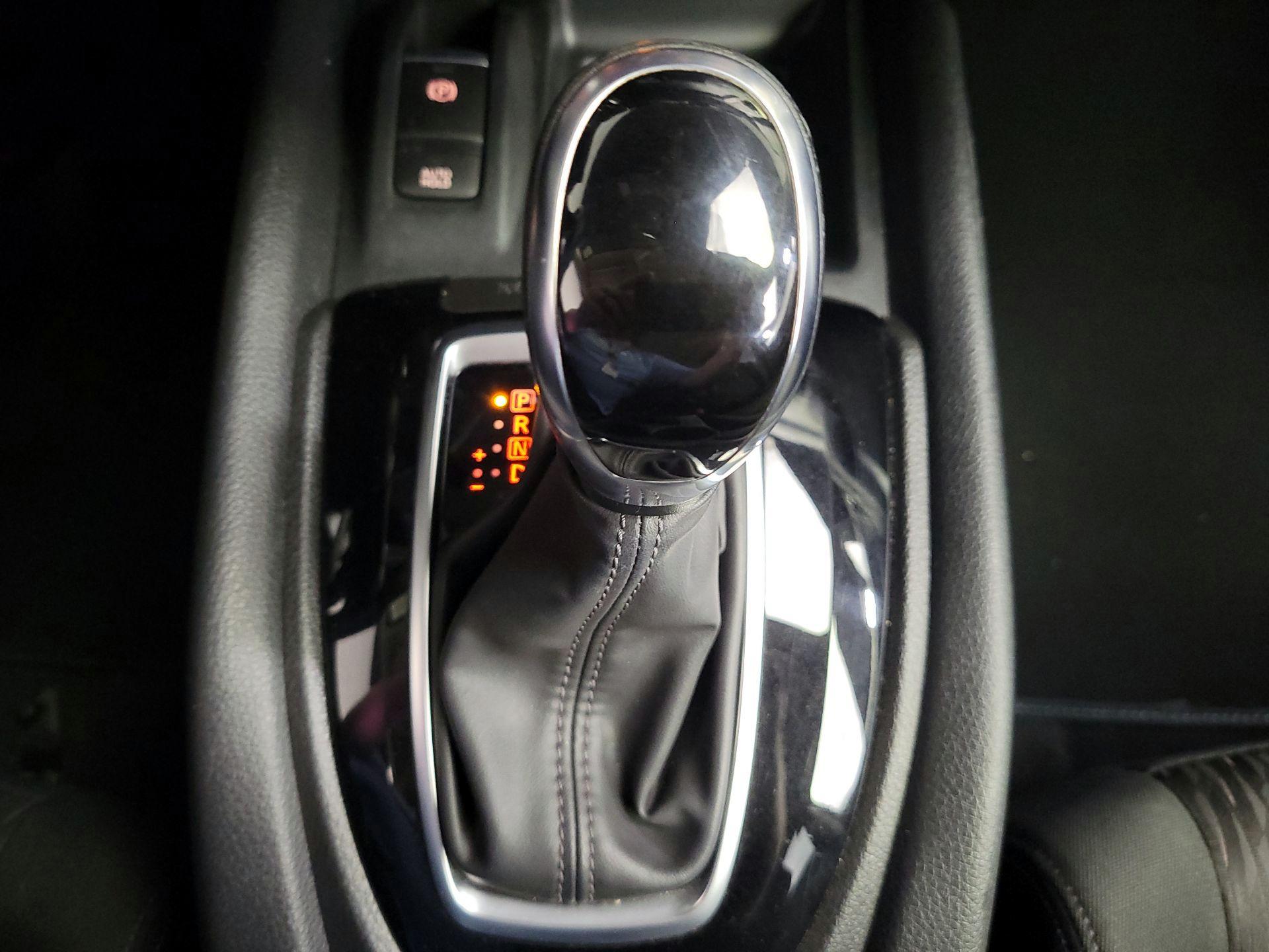 Thumbnail: 2019 Nissan Rogue - 18