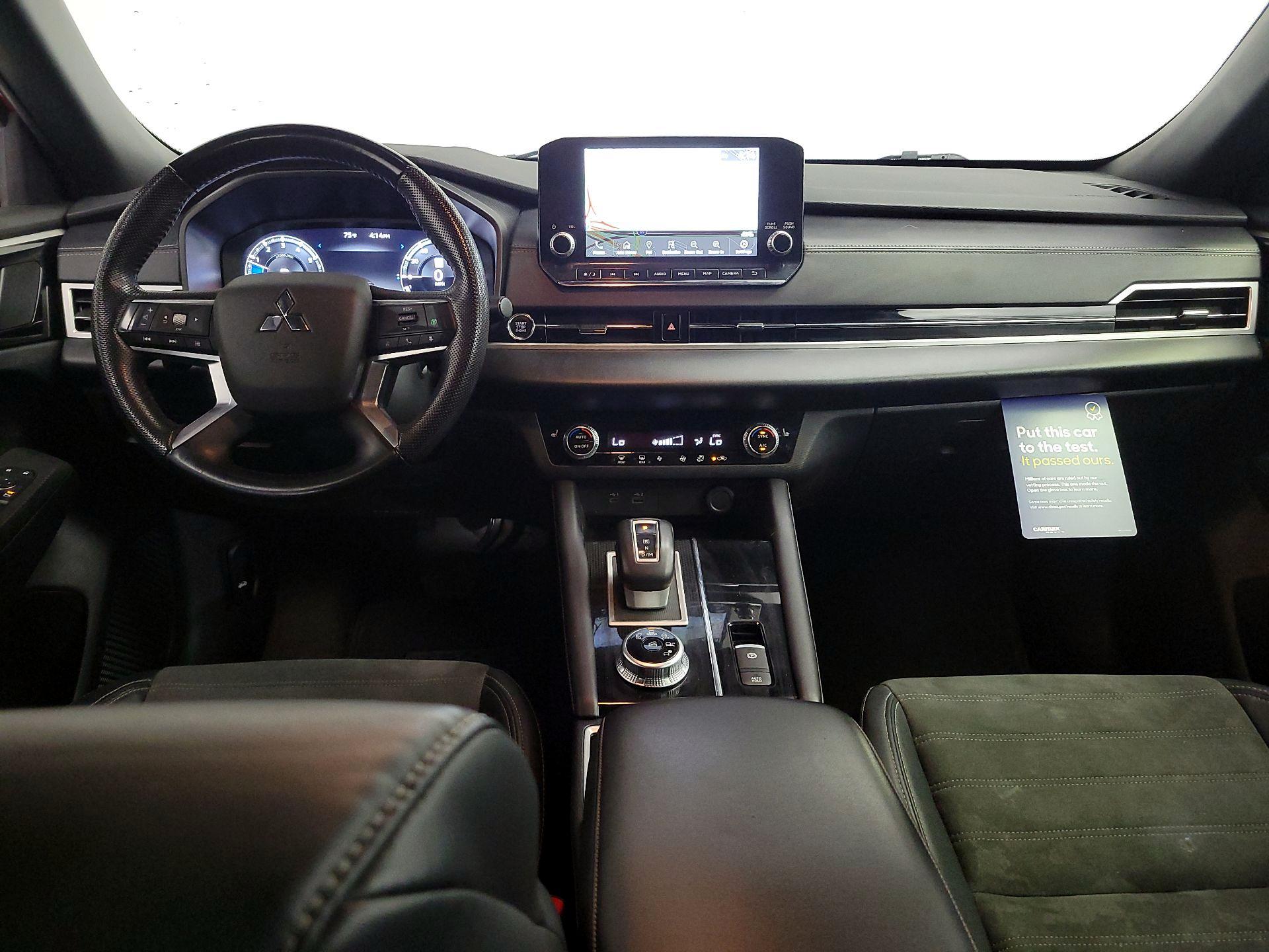Thumbnail: 2023 Mitsubishi Outlander - 9