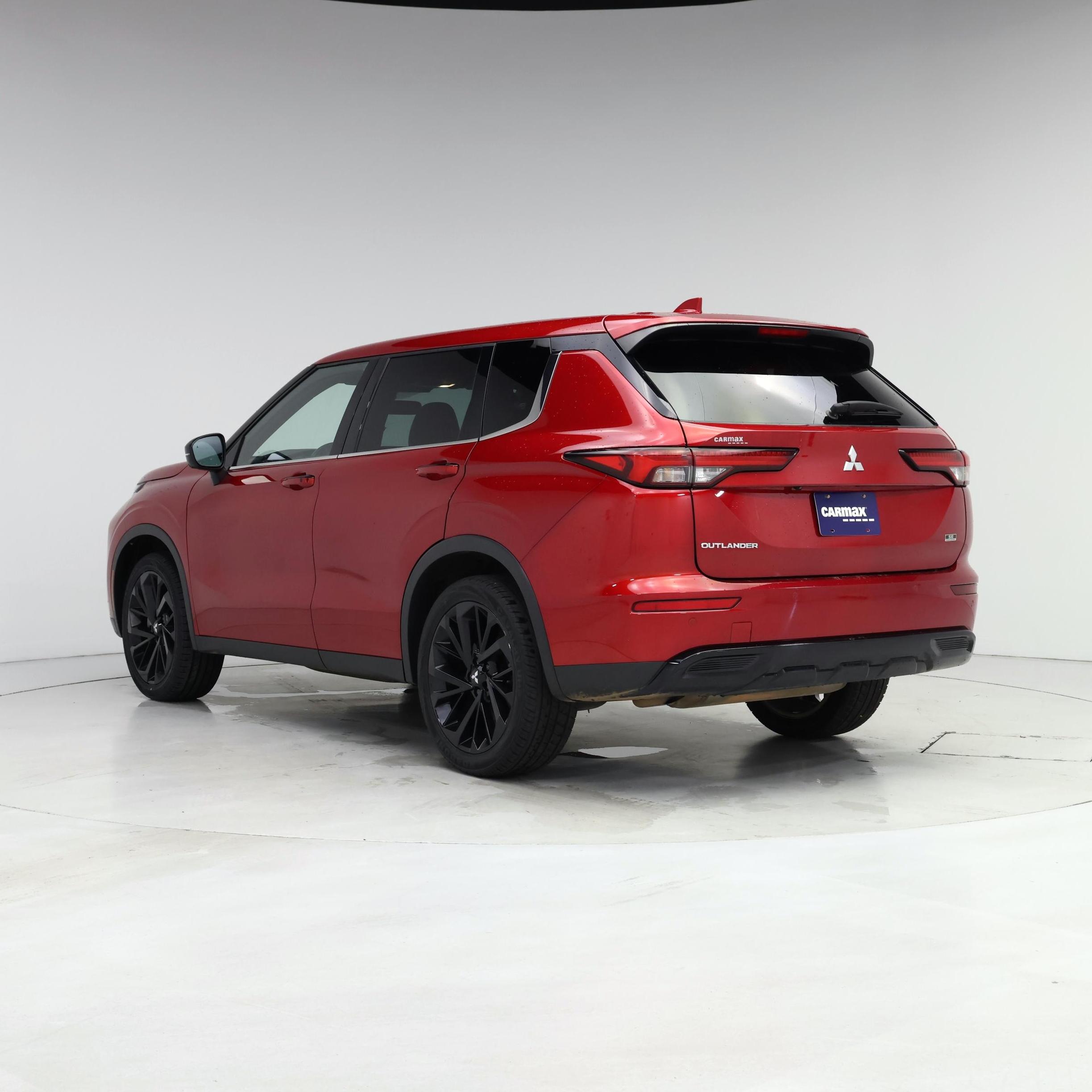 Thumbnail: 2023 Mitsubishi Outlander - 2