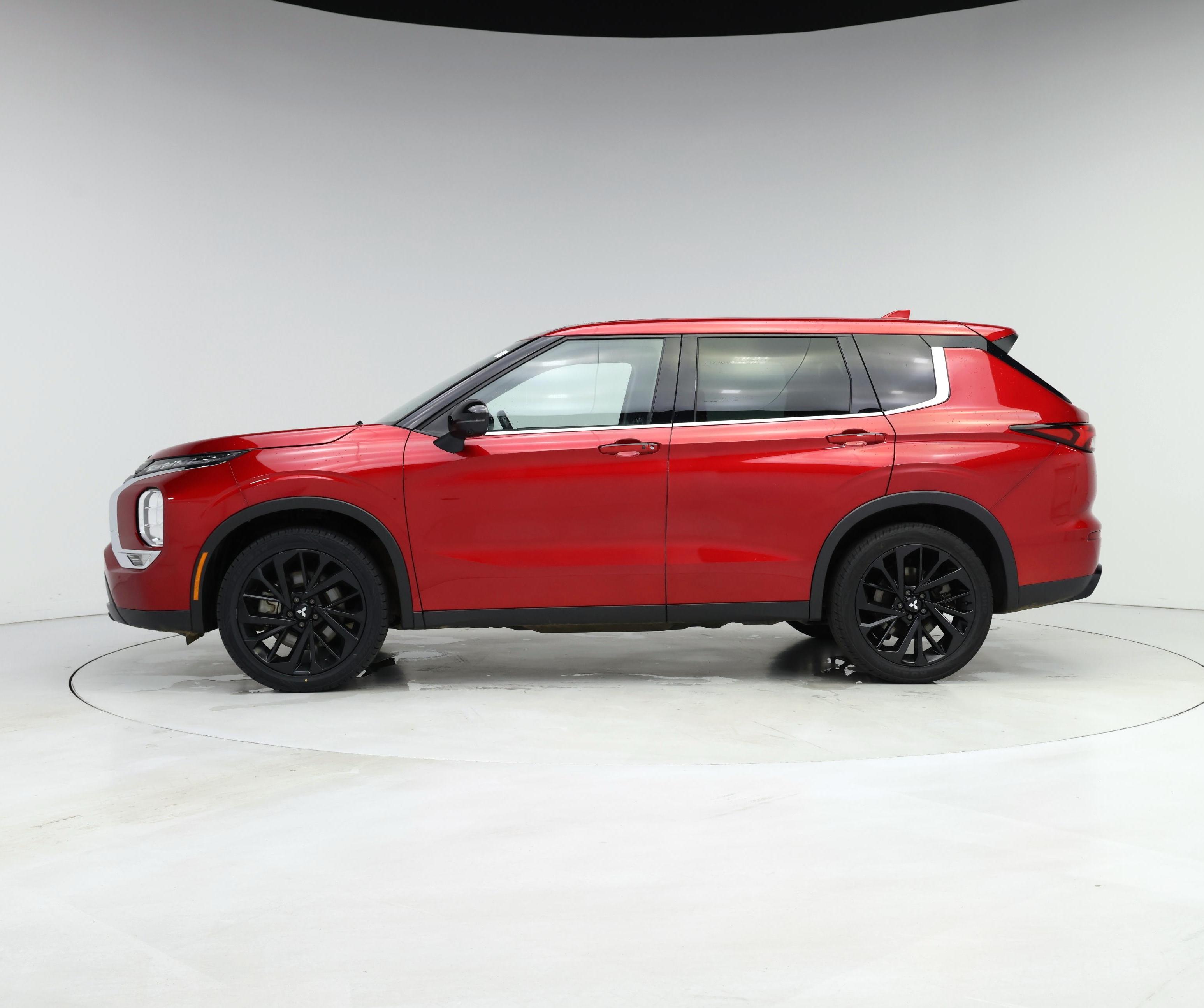 Thumbnail: 2023 Mitsubishi Outlander - 3
