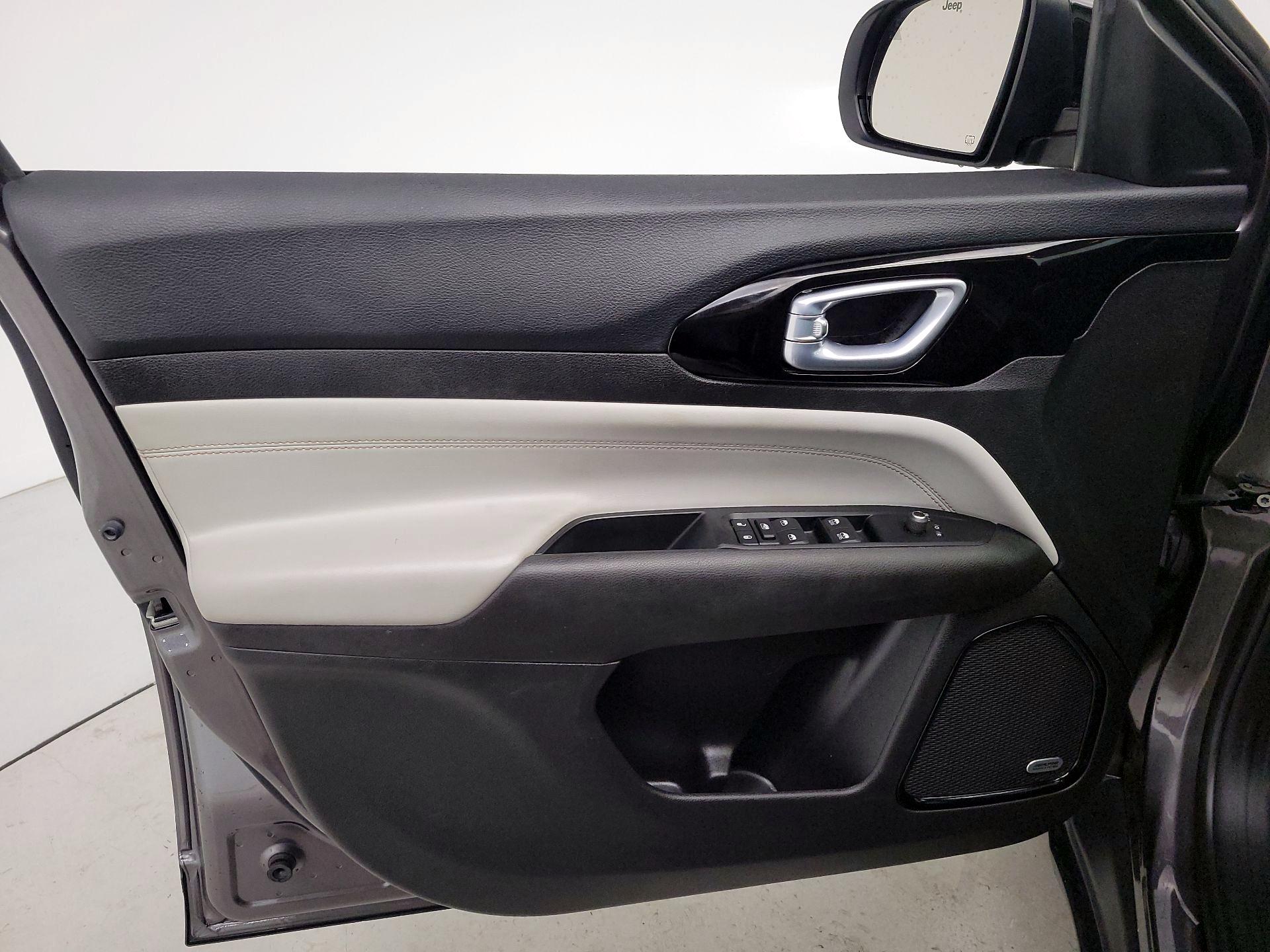 Thumbnail: 2022 Jeep Compass - 12