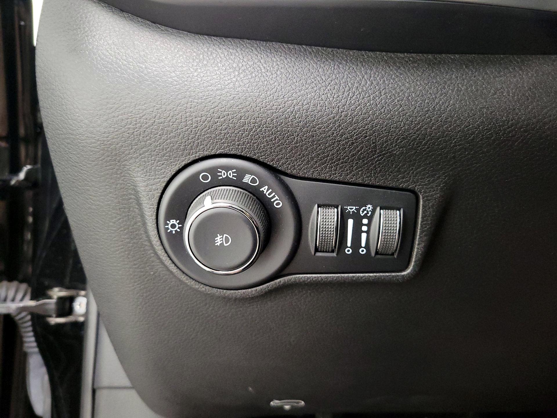 Thumbnail: 2022 Jeep Compass - 13
