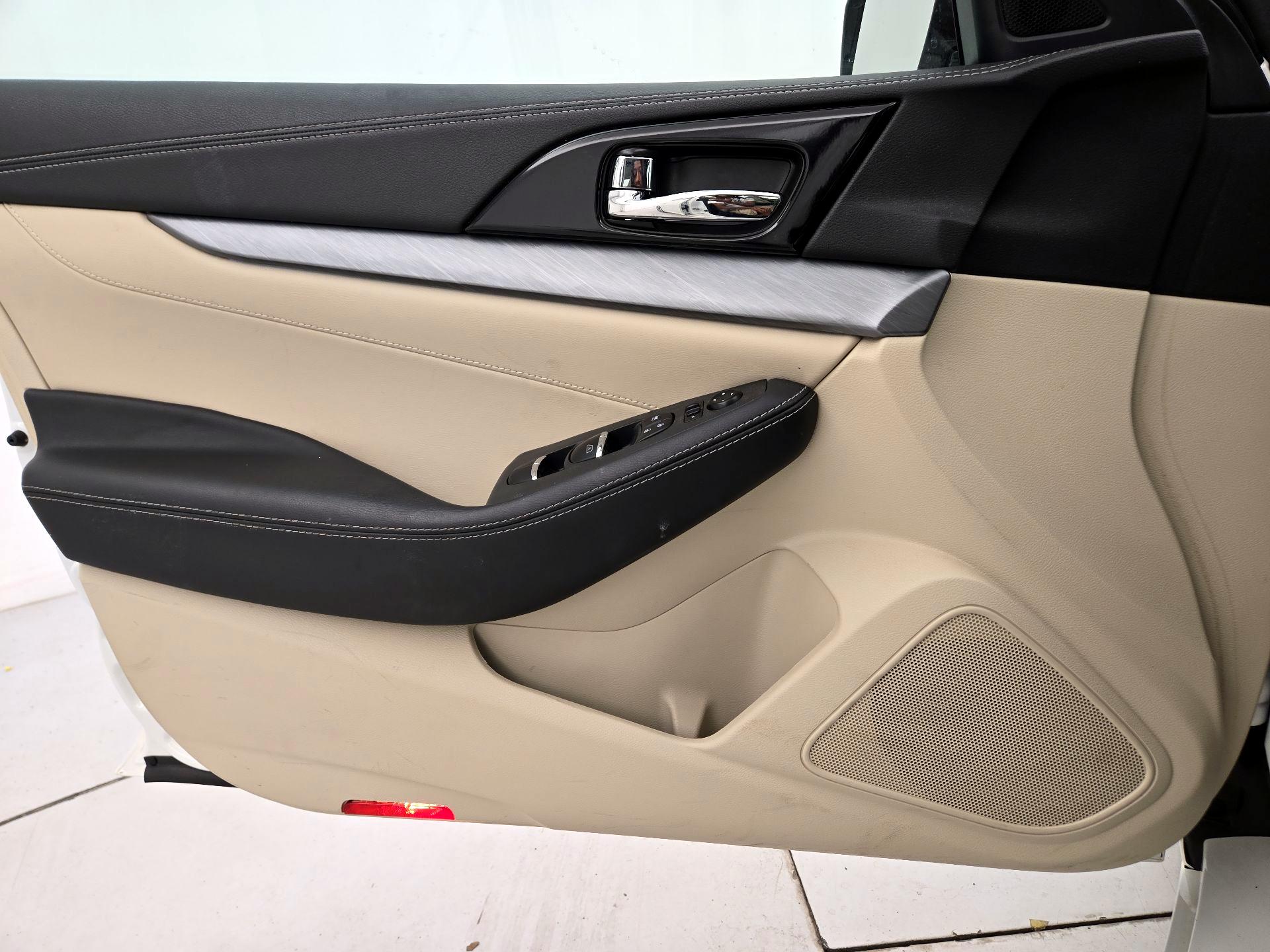 Thumbnail: 2016 Nissan Maxima - 12