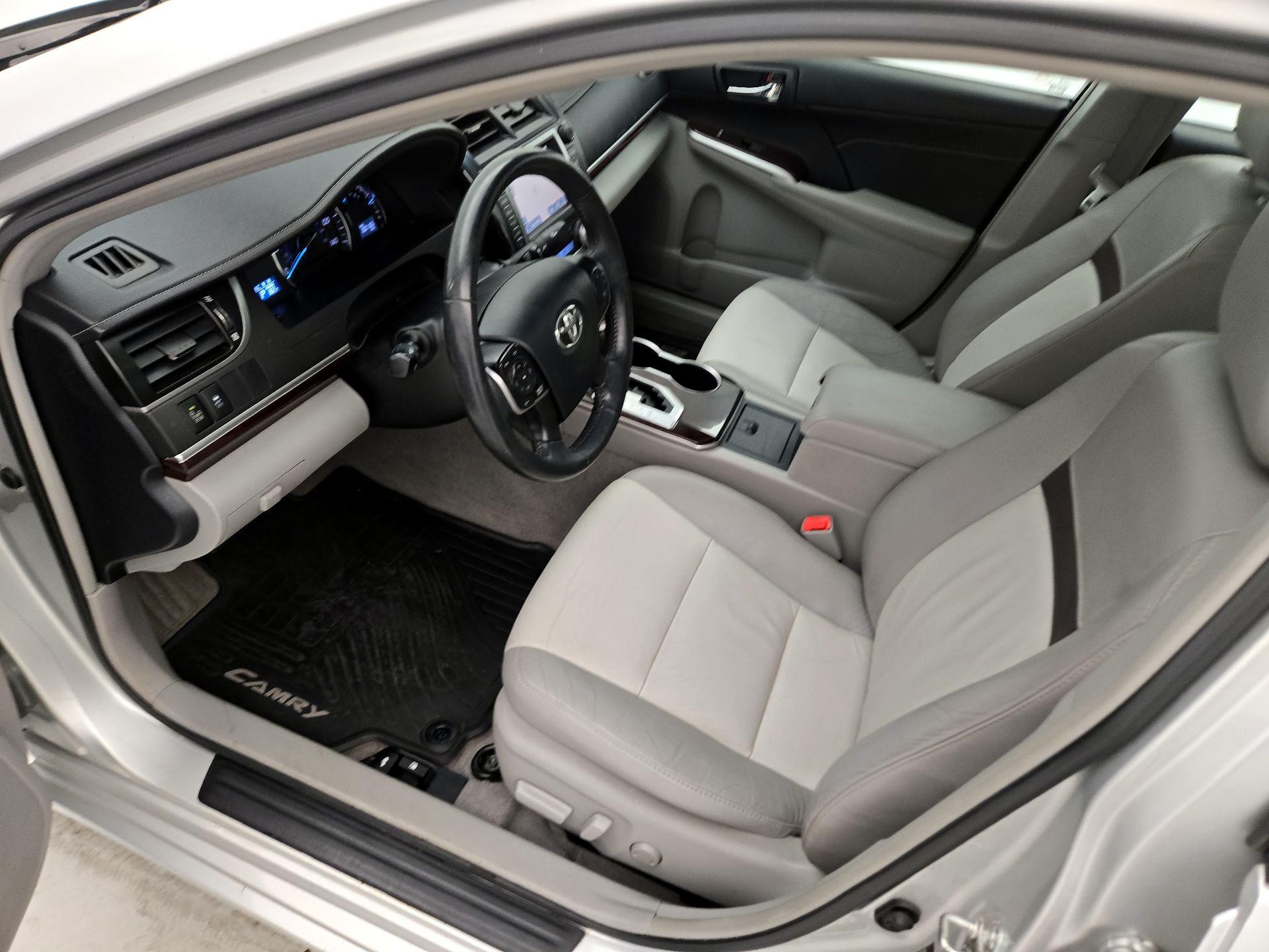 Thumbnail: 2013 Toyota Camry - 11