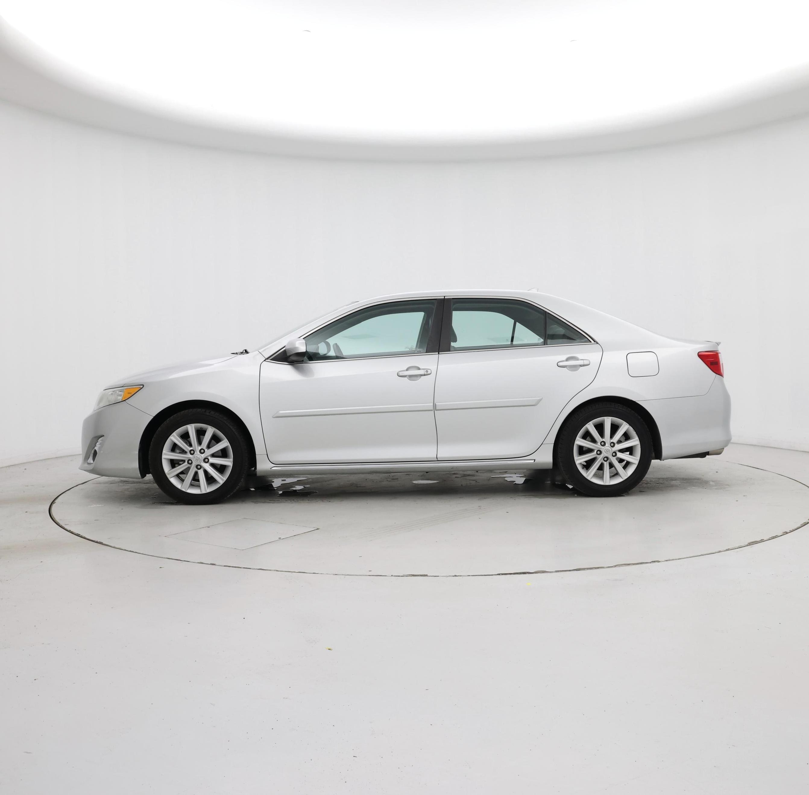 Thumbnail: 2013 Toyota Camry - 3