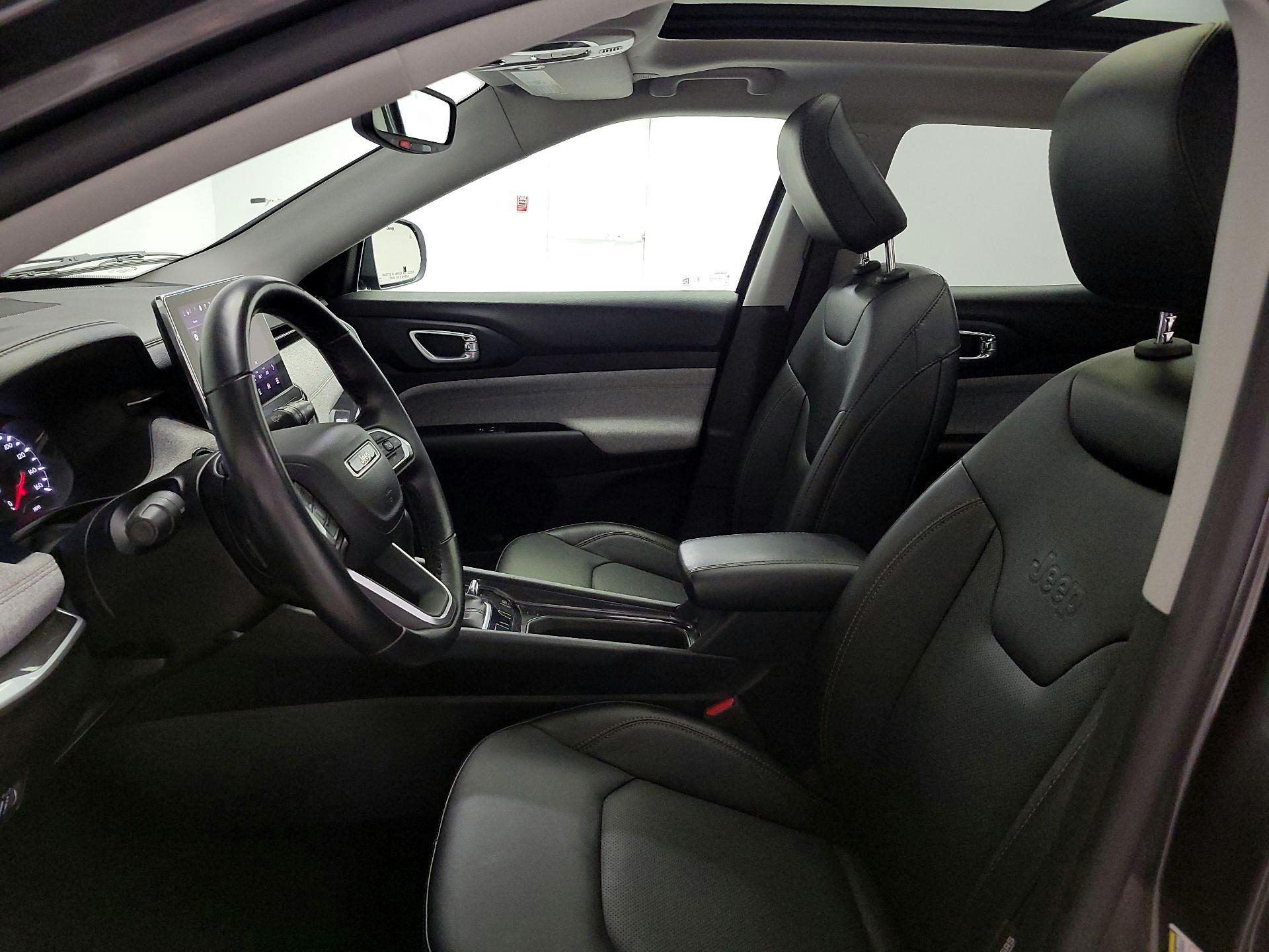 Thumbnail: 2022 Jeep Compass - 11