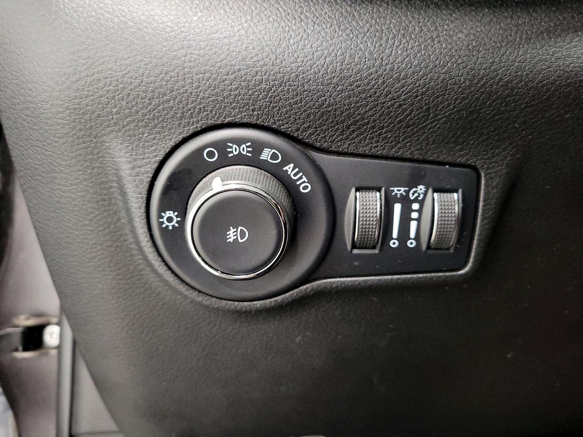 Thumbnail: 2022 Jeep Compass - 13