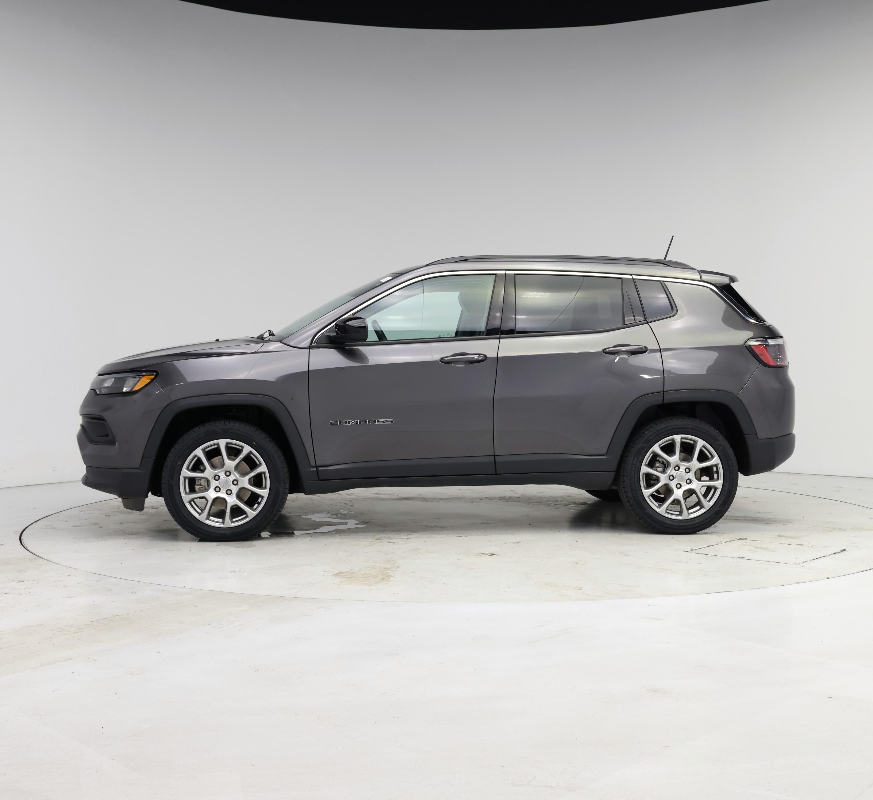 Thumbnail: 2022 Jeep Compass - 3