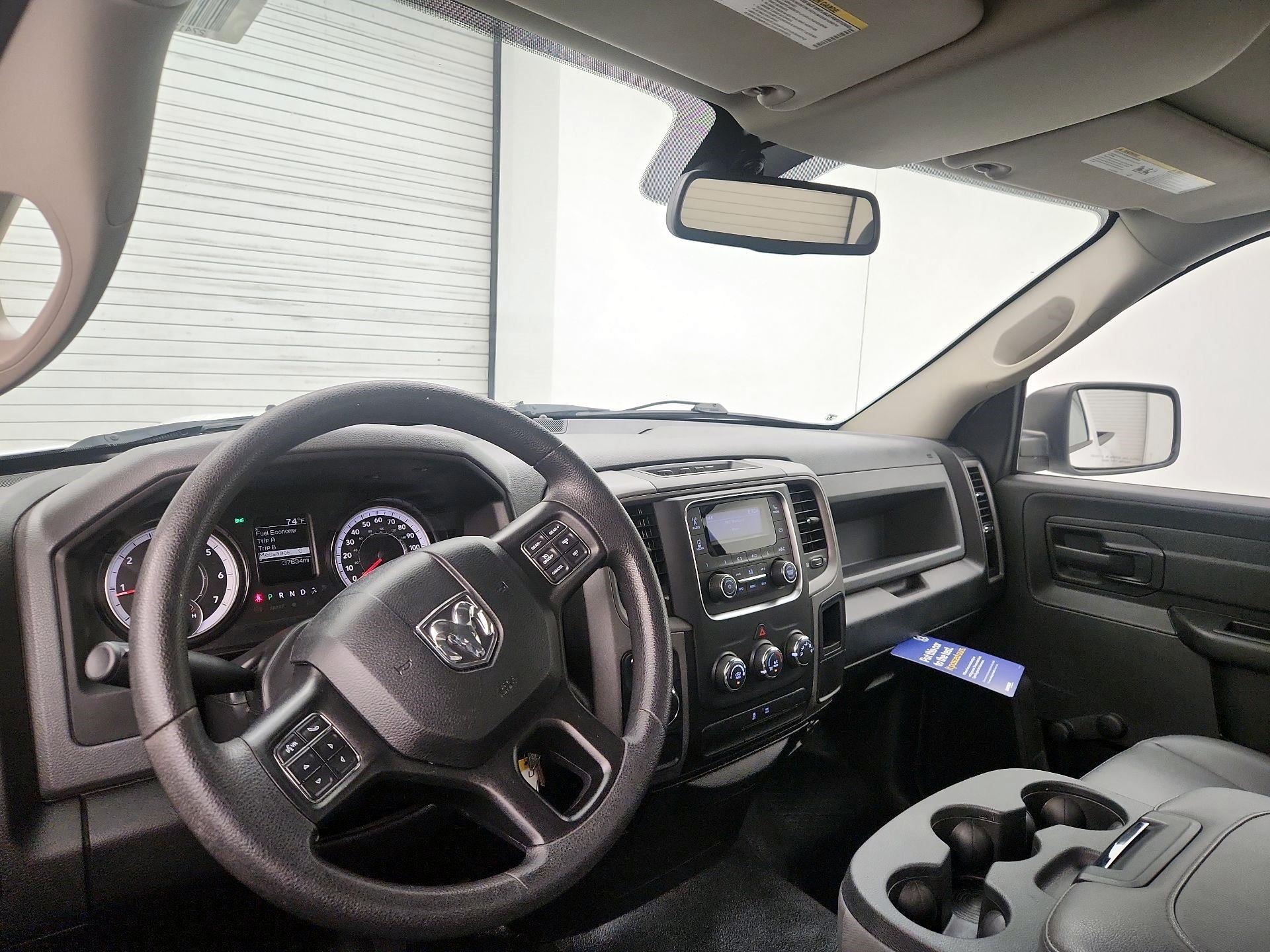 Thumbnail: 2019 RAM 1500 Classic - 9