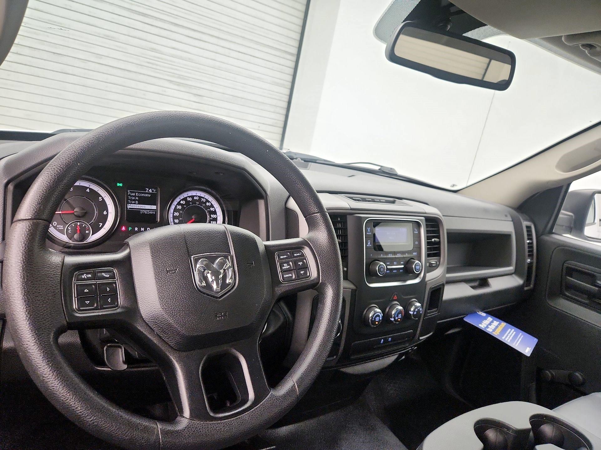 Thumbnail: 2019 RAM 1500 Classic - 10
