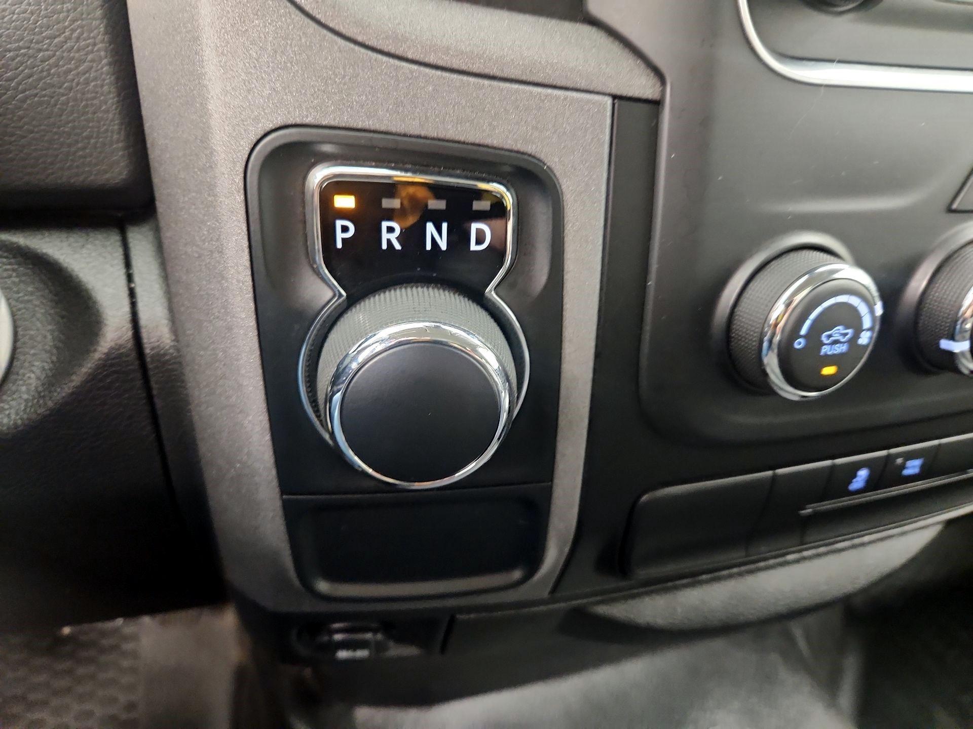 Thumbnail: 2019 RAM 1500 Classic - 17