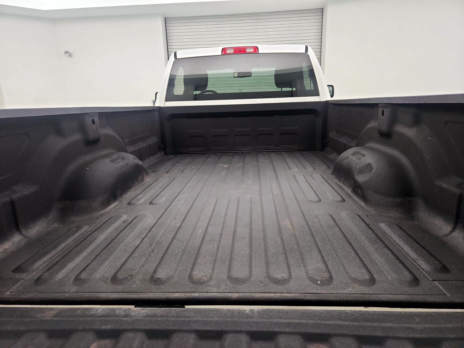 Thumbnail: 2019 RAM 1500 Classic - 19