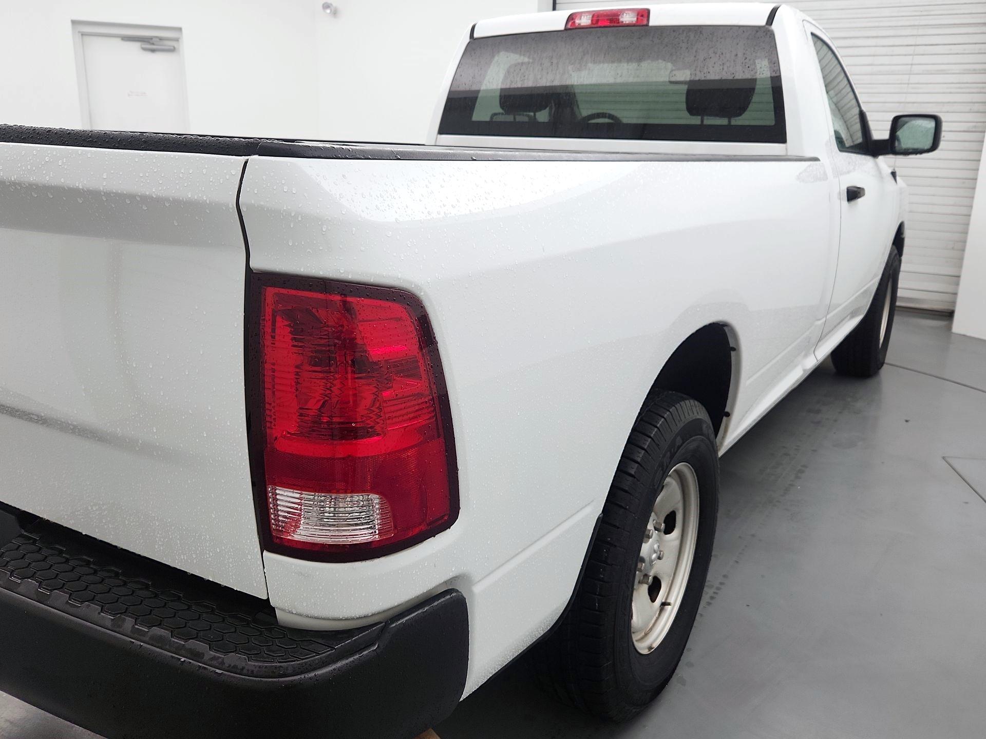Thumbnail: 2019 RAM 1500 Classic - 5