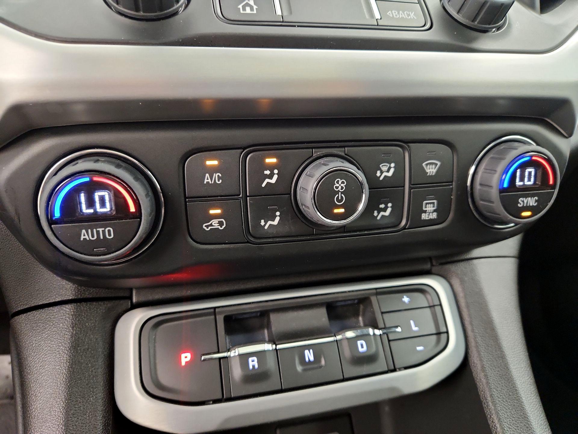 Thumbnail: 2022 GMC Acadia - 17