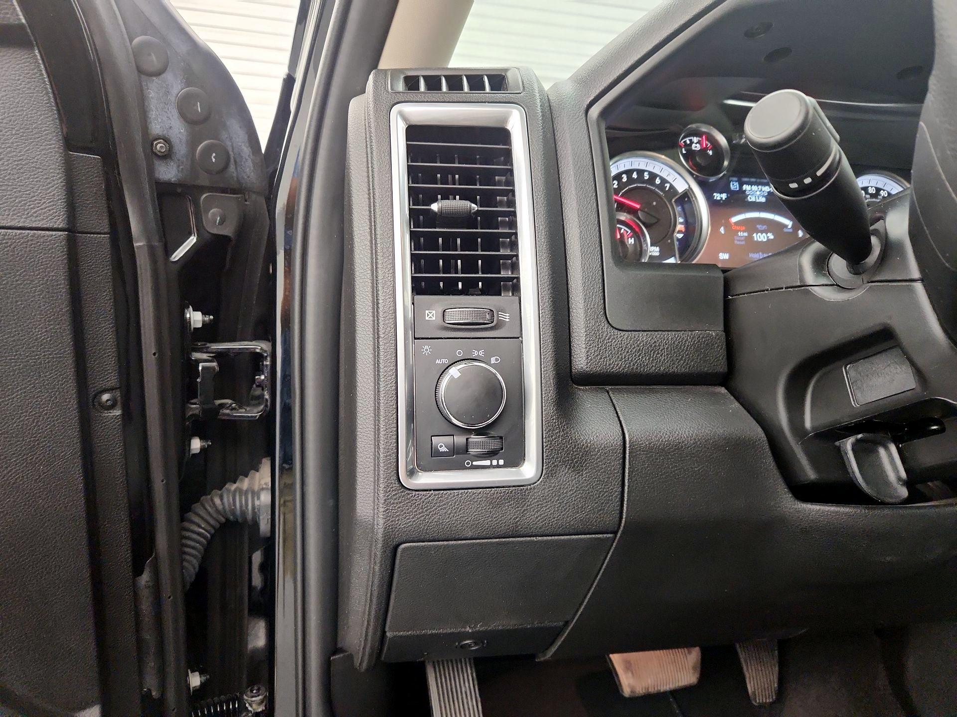 Thumbnail: 2023 RAM 1500 Classic - 13