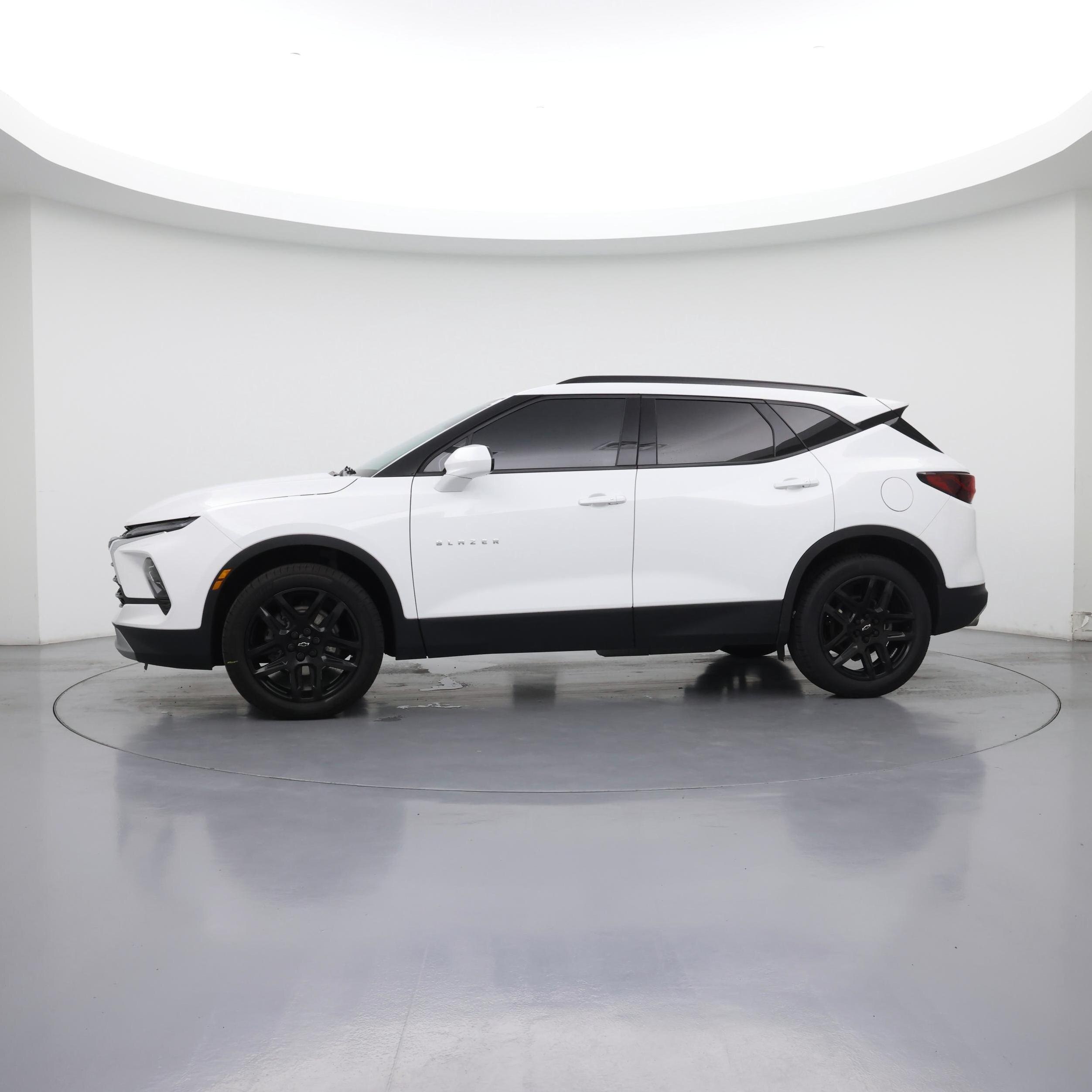Thumbnail: 2023 Chevrolet Blazer - 3