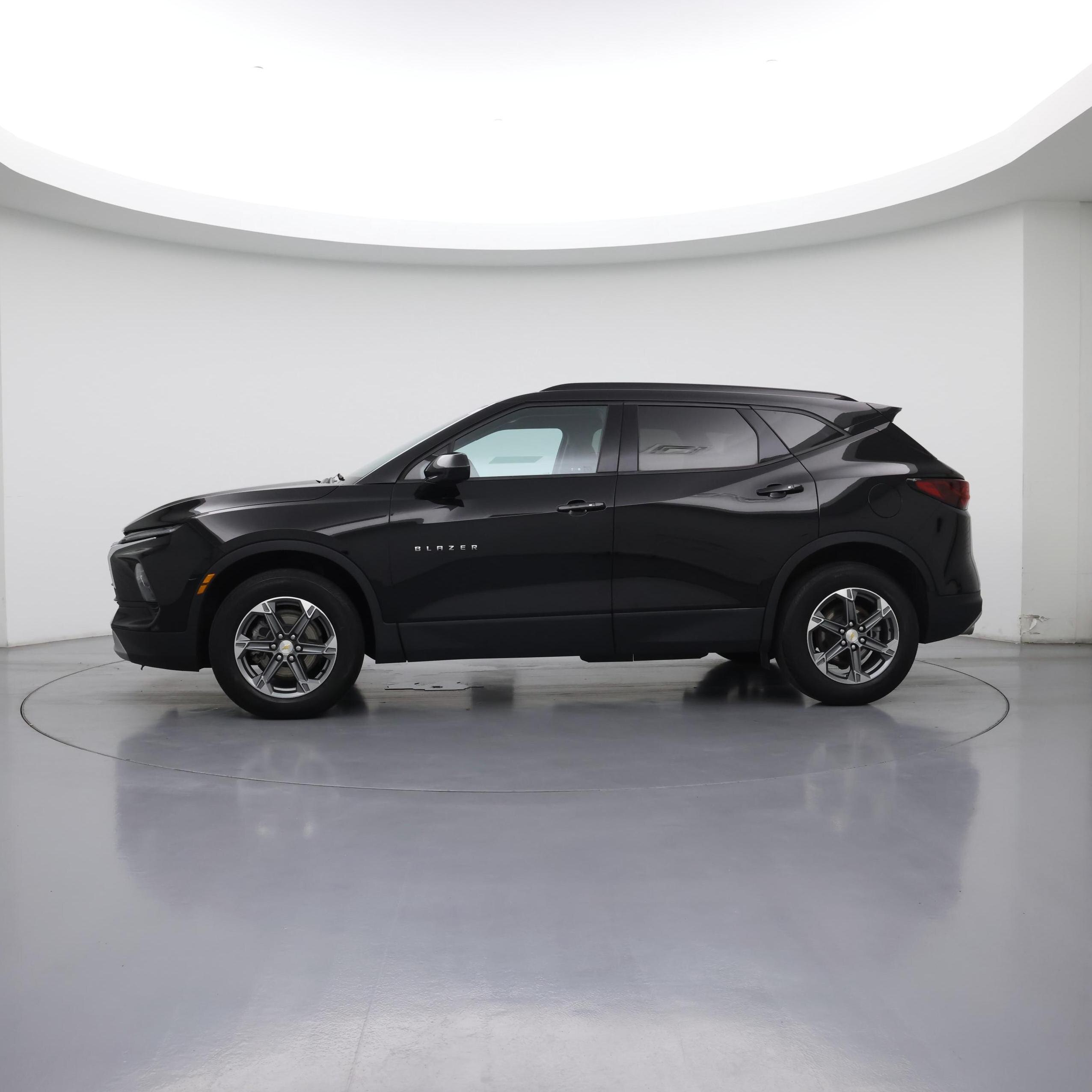 Thumbnail: 2023 Chevrolet Blazer - 3