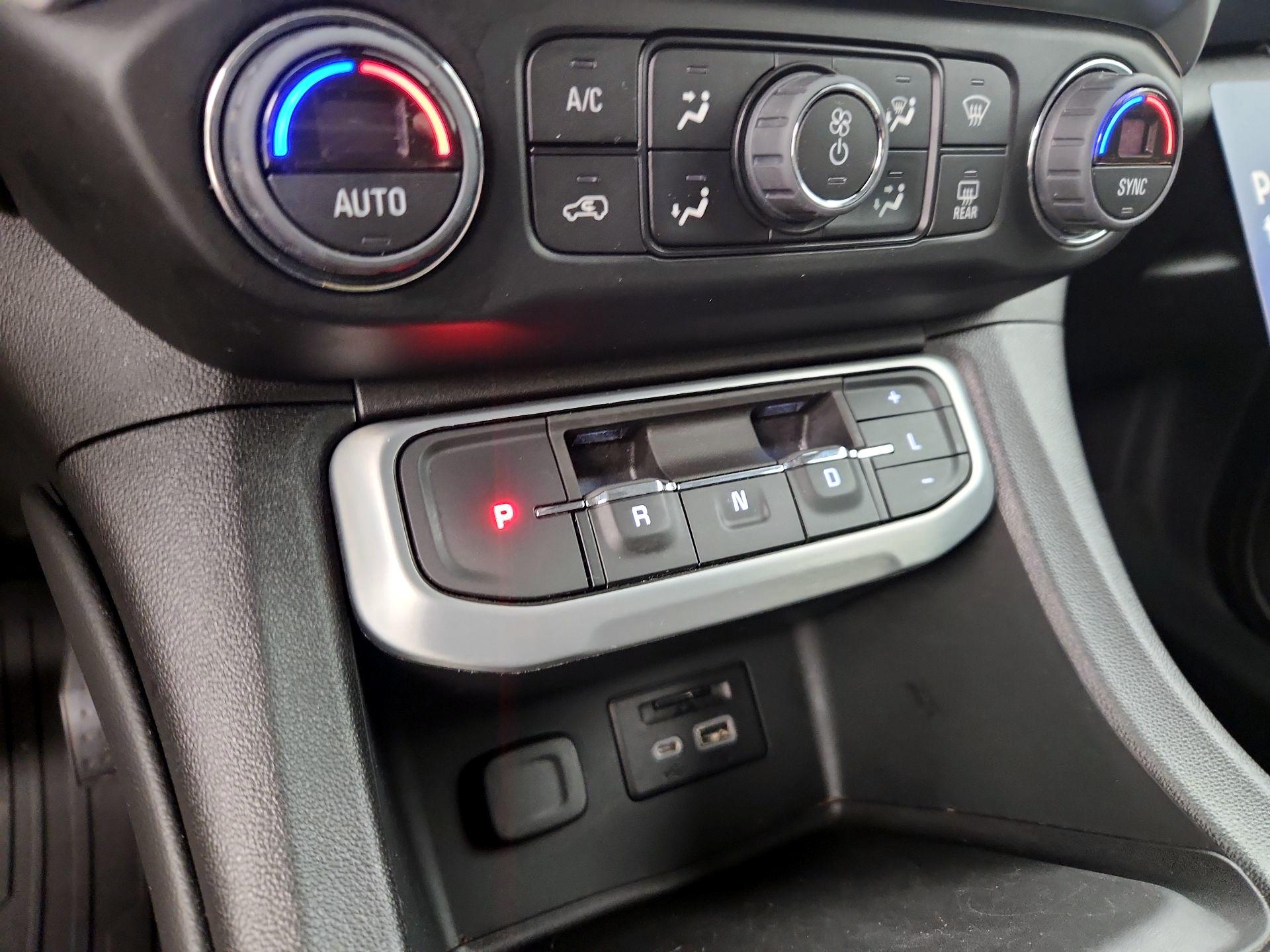 Thumbnail: 2022 GMC Acadia - 17