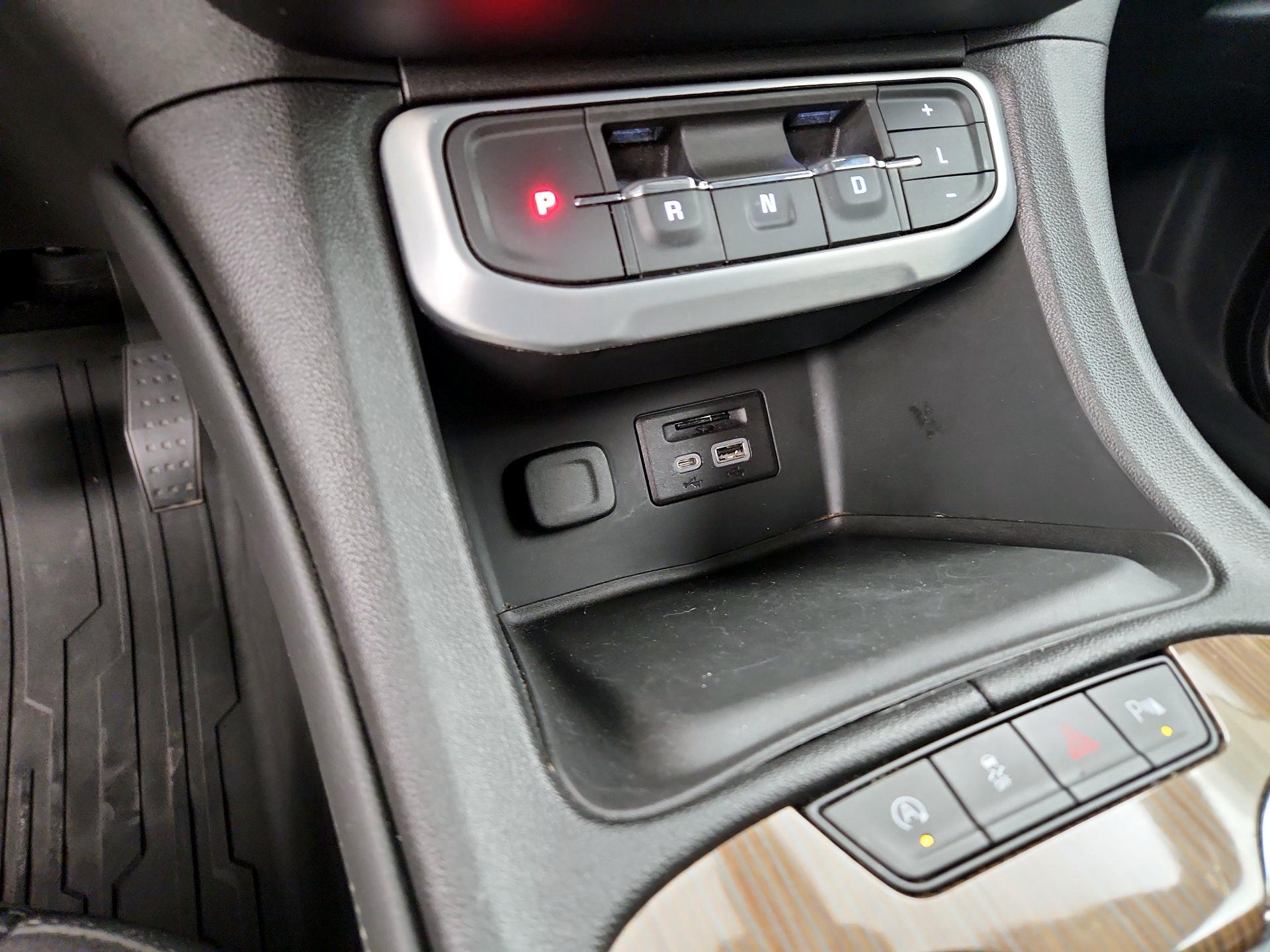 Thumbnail: 2022 GMC Acadia - 18