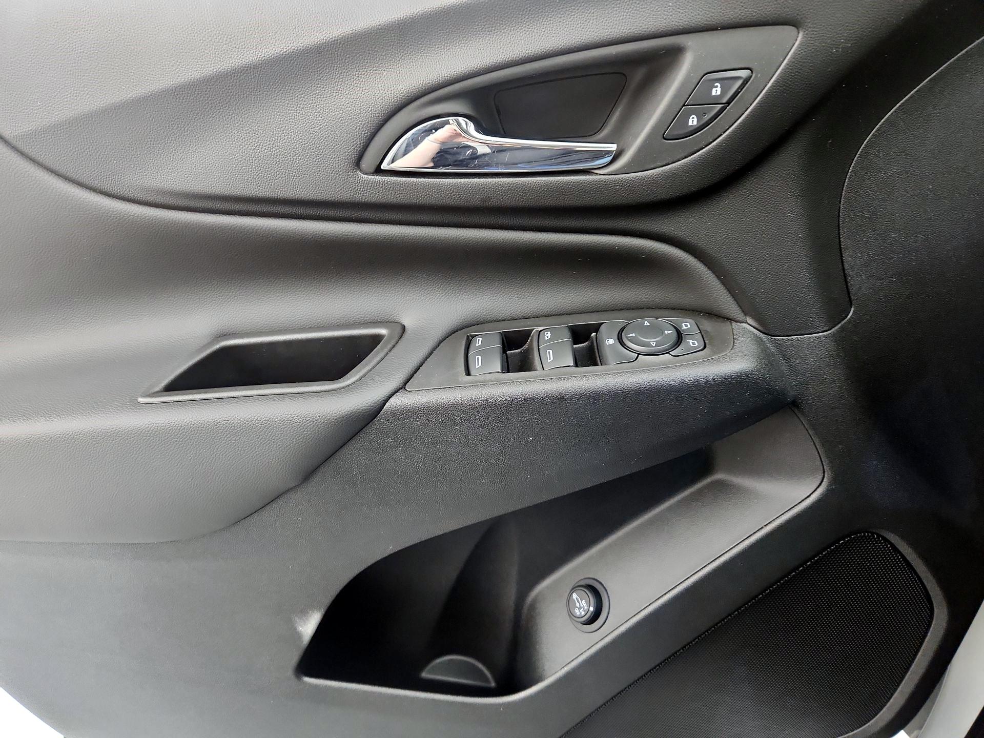 Thumbnail: 2022 Chevrolet Equinox - 12