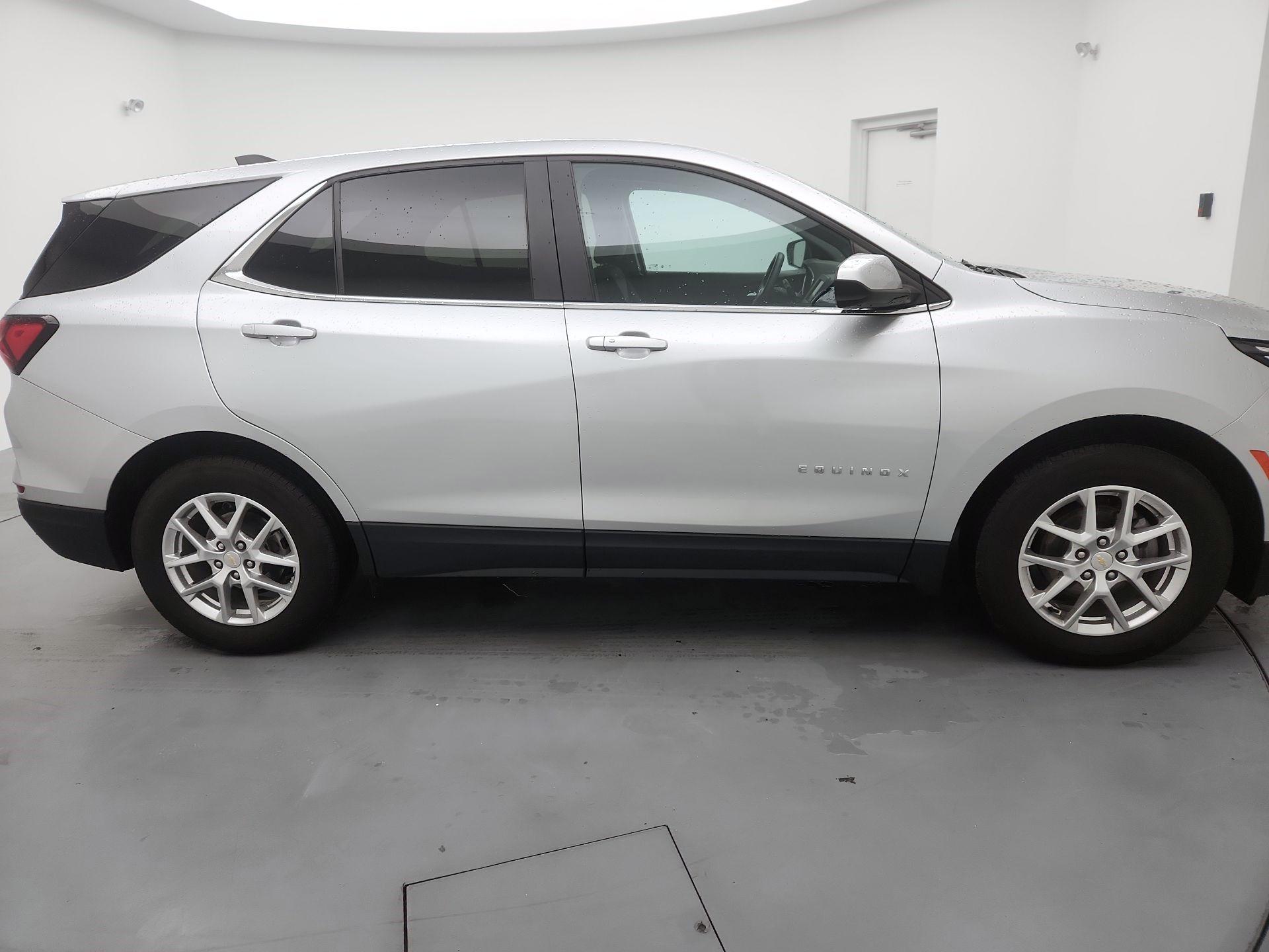 Thumbnail: 2022 Chevrolet Equinox - 4