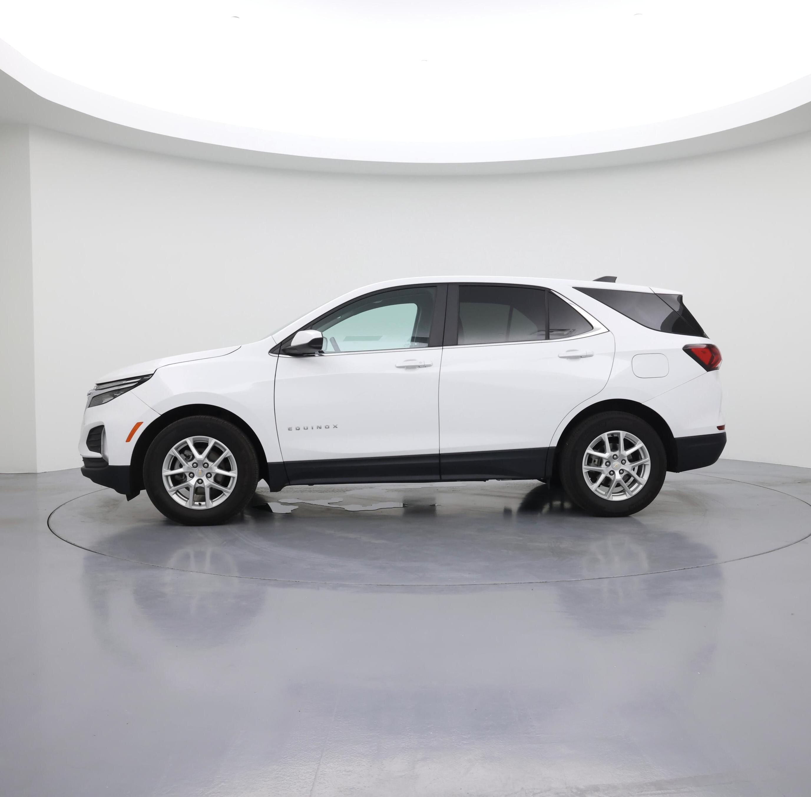 Thumbnail: 2023 Chevrolet Equinox - 3