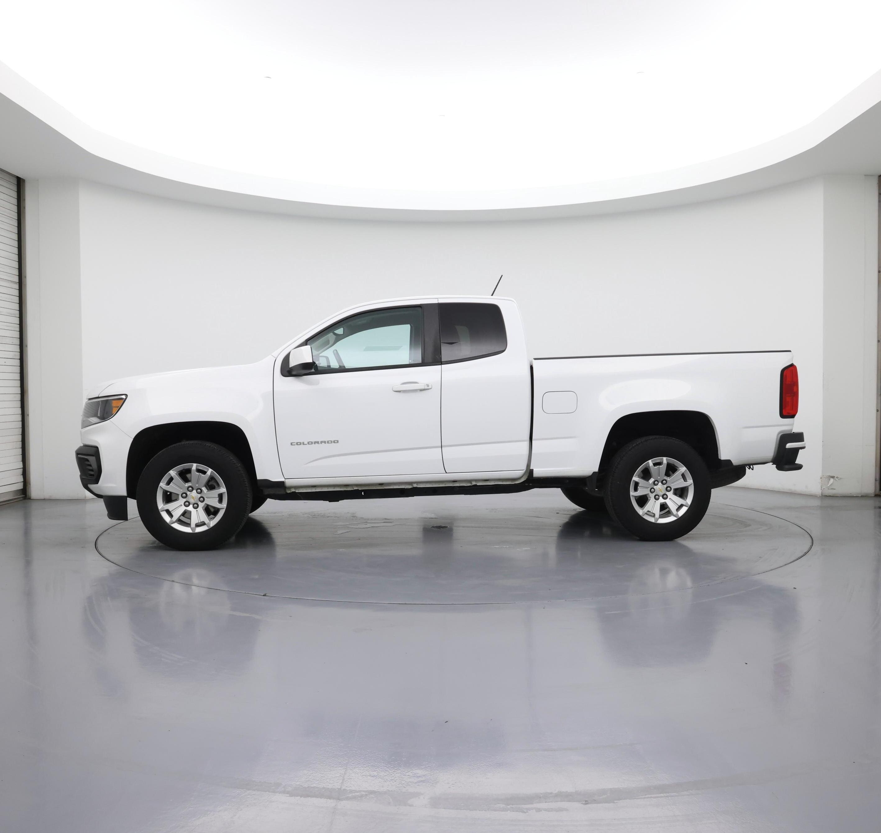 Thumbnail: 2022 Chevrolet Colorado - 3