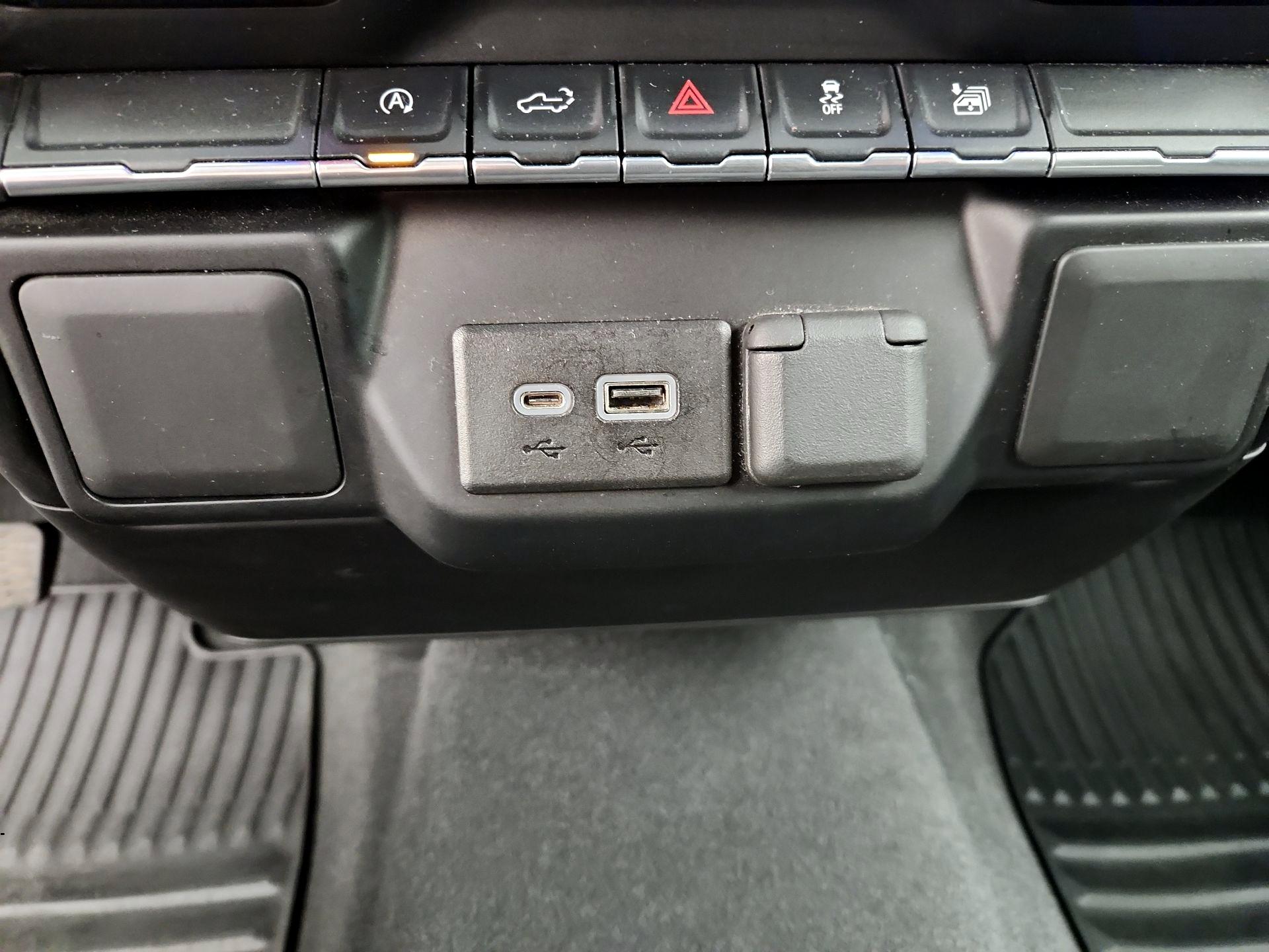 Thumbnail: 2021 Chevrolet Silverado 1500 - 18