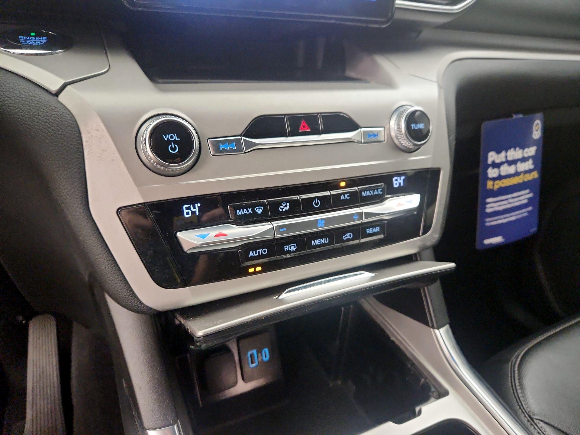 Thumbnail: 2020 Ford Explorer - 16